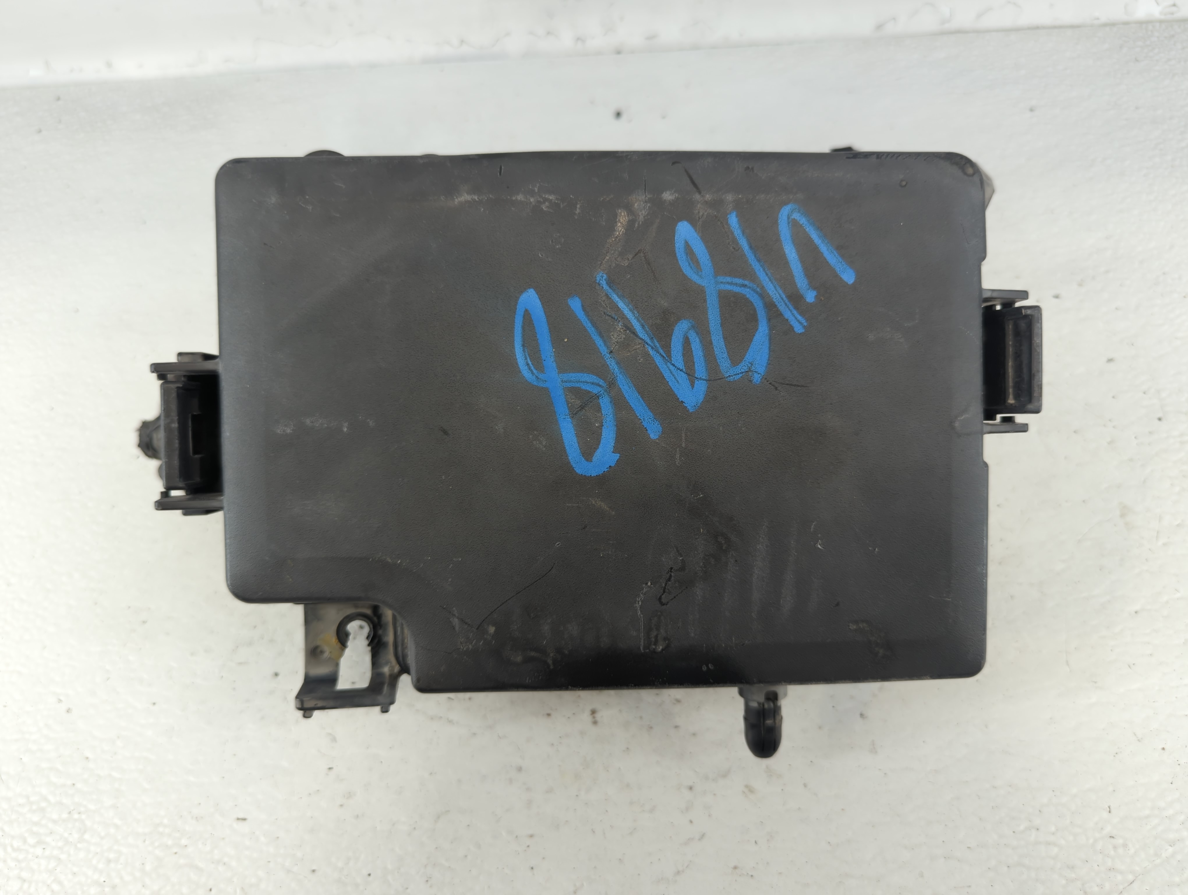 Picture of 2018-2018 Hyundai Elantra Fusebox Fuse Box Relay Module 91956-f2022 690950