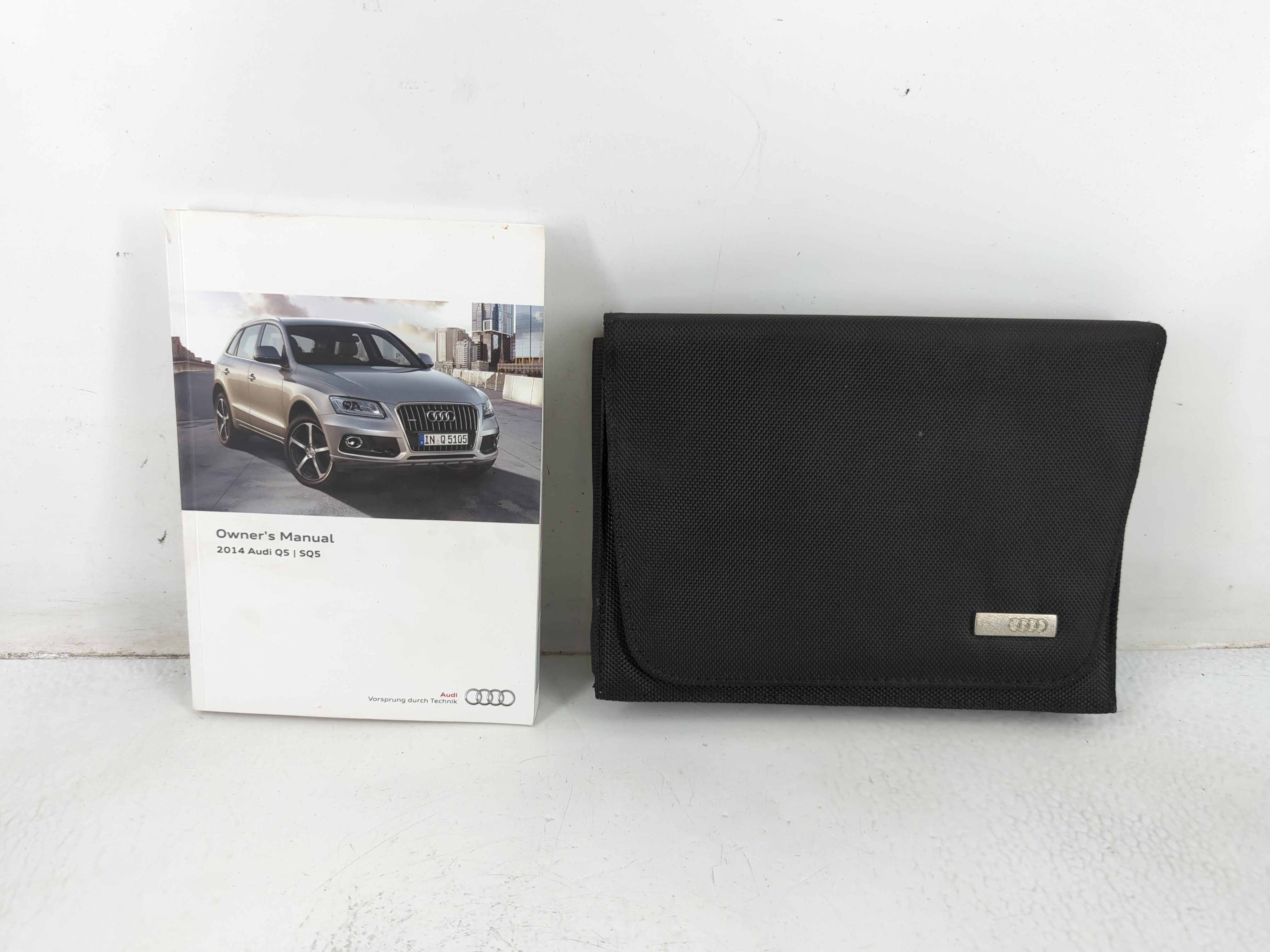 Picture of 2014 Audi Q5 Owners Manual Book Guide 691079