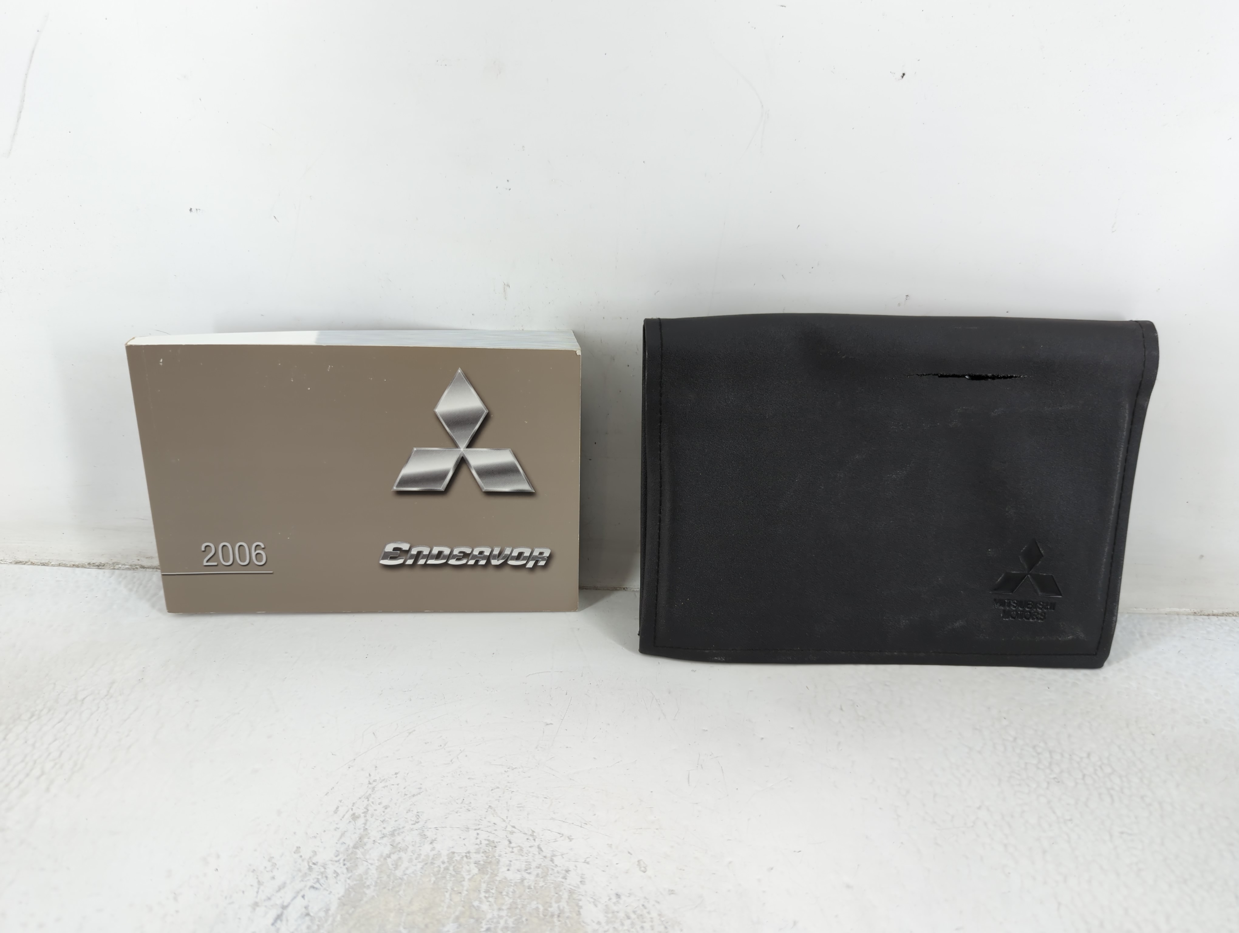 2006 Mitsubishi Endeavor Owners Manual Book Guide 691376 - Oemusedautoparts1.com
