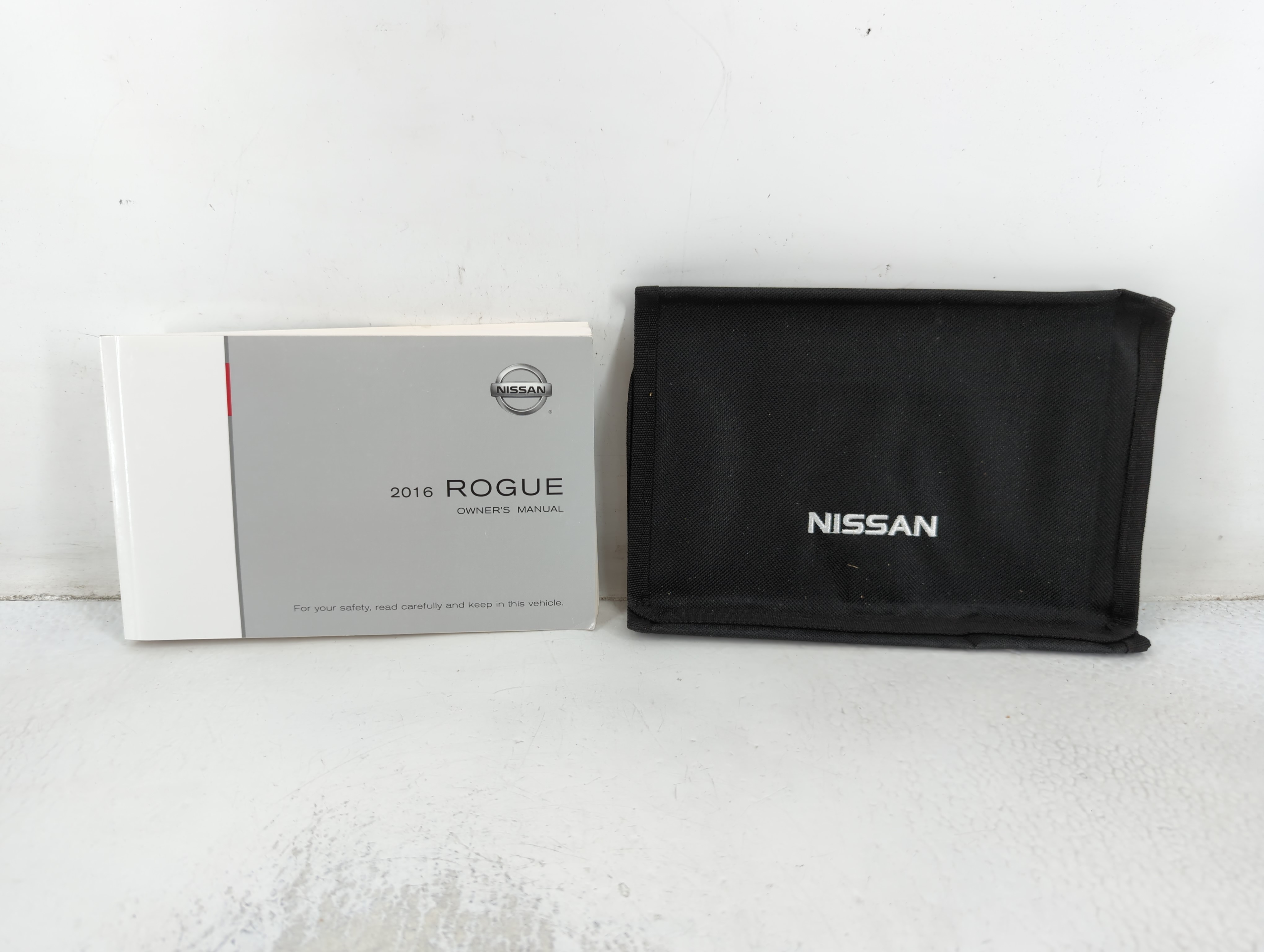 Picture of 2016 Nissan Rogue Owners Manual Book Guide 691736