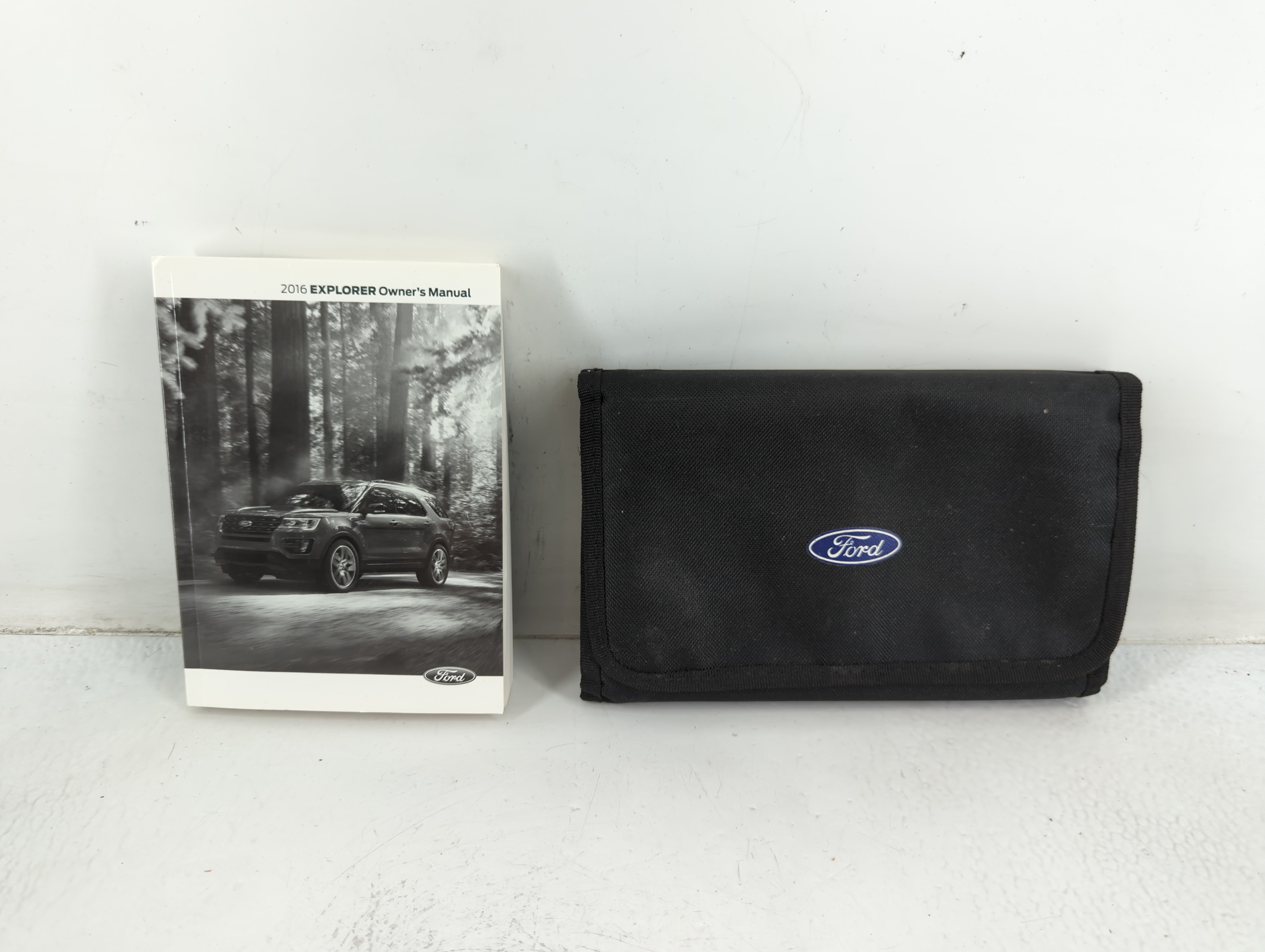 2016 Ford Explorer Owners Manual Book Guide 691871 - Oemusedautoparts1.com