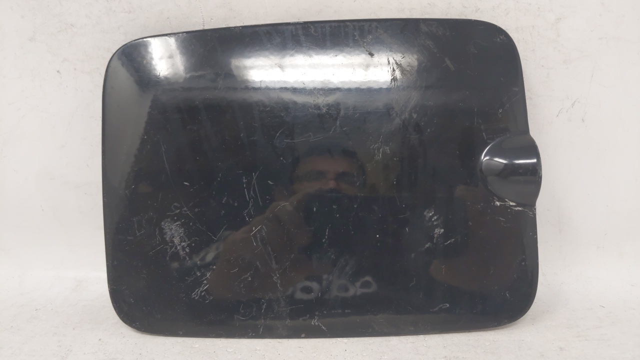 2003-2006 Kia Sorento Fuel Tank Door Lid Gas Tank 69191 - Oemusedautoparts1.com
