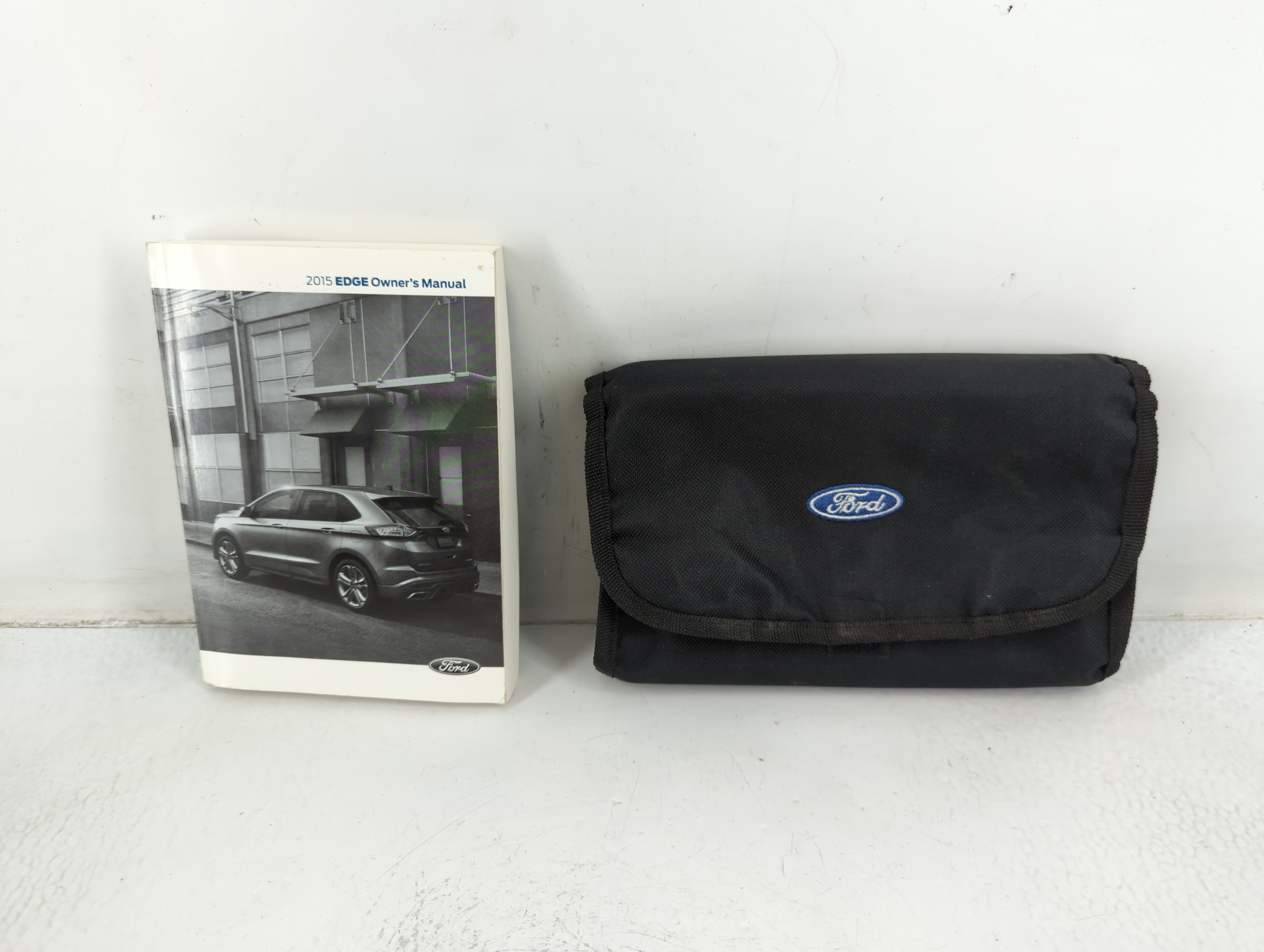 Picture of 2015 Ford Edge Owners Manual Book Guide 691983