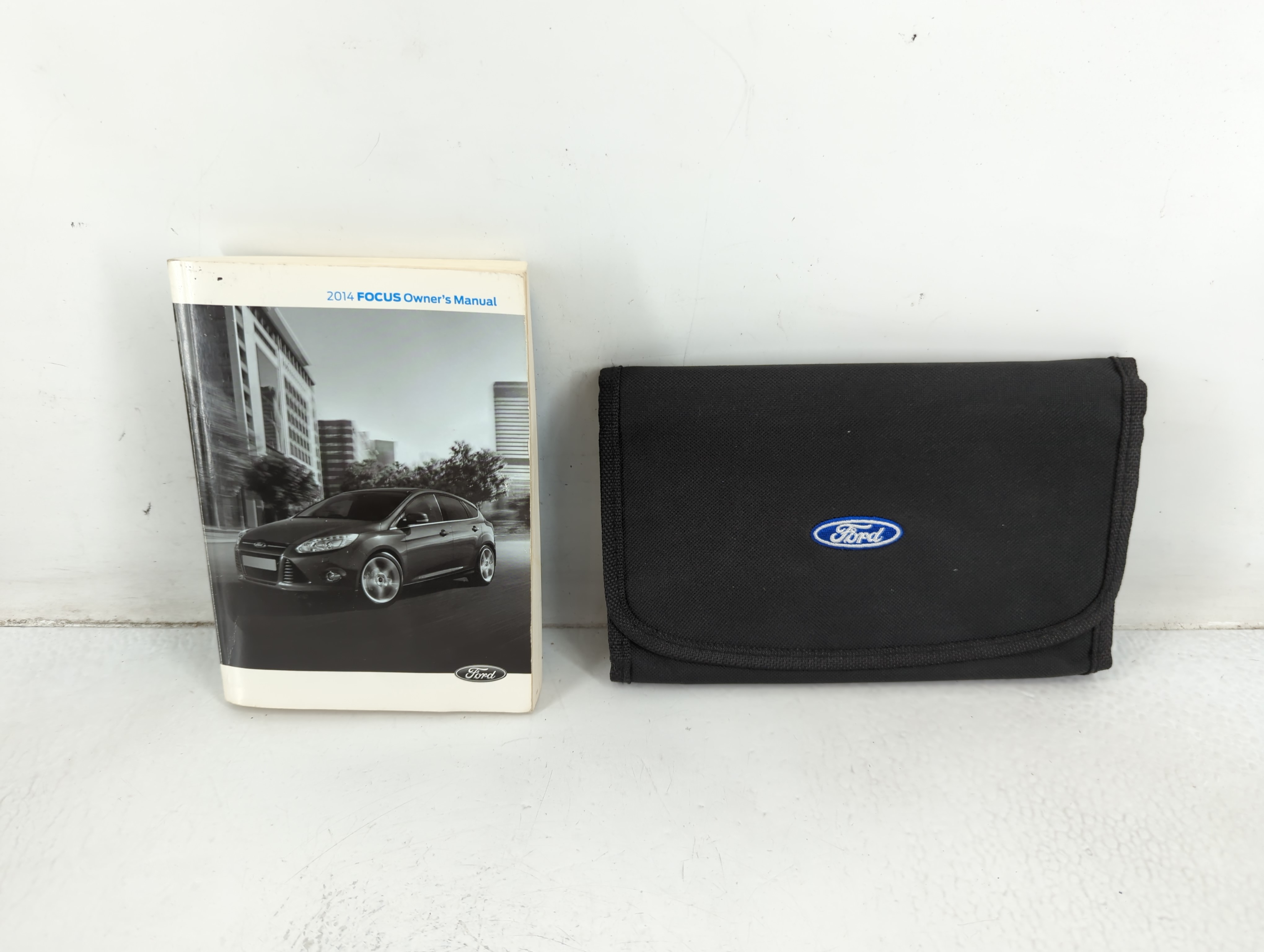 Picture of 2014 Ford Focus Owners Manual Book Guide 692002