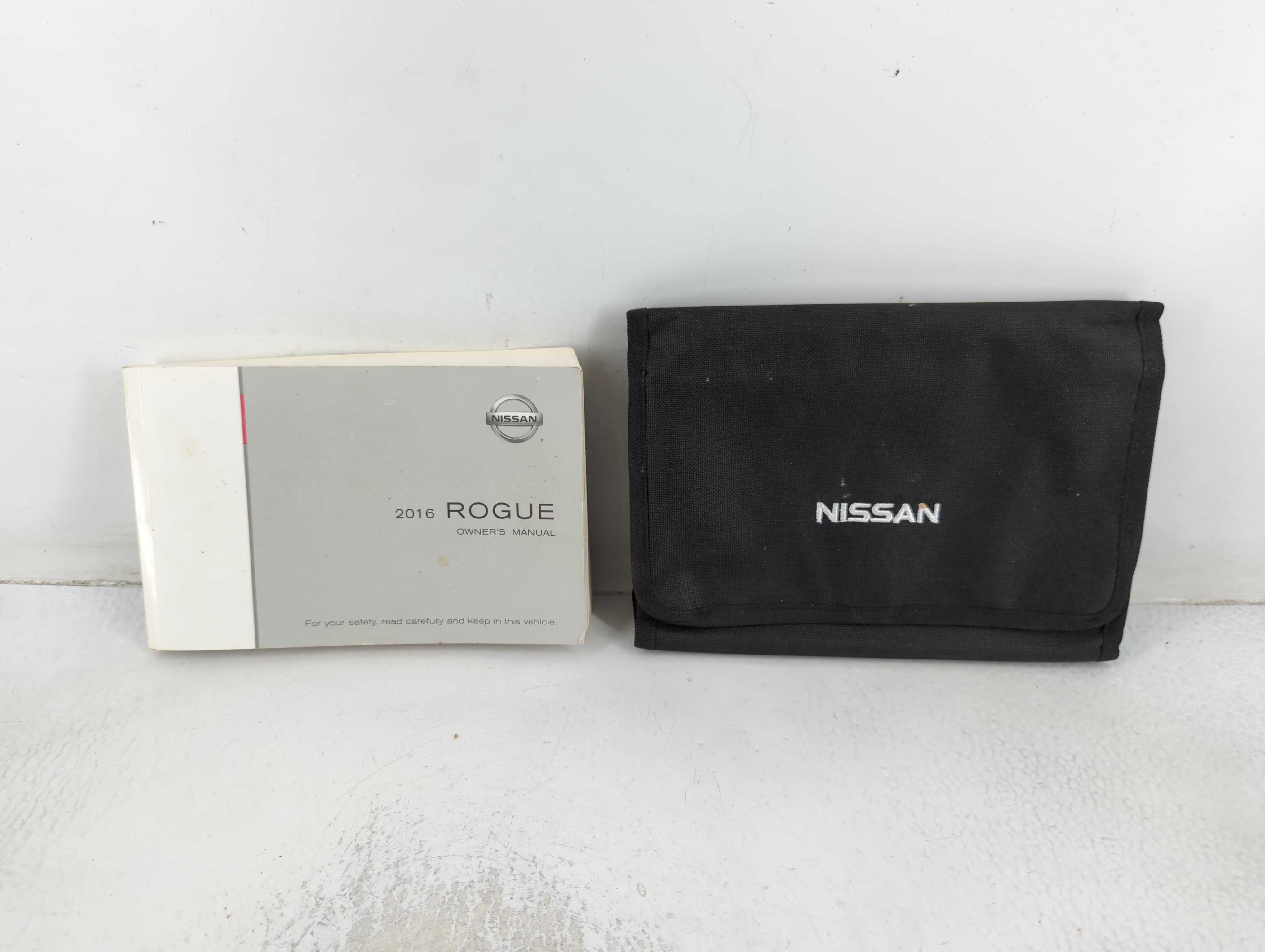Picture of 2016 Nissan Rogue Owners Manual Book Guide 692174