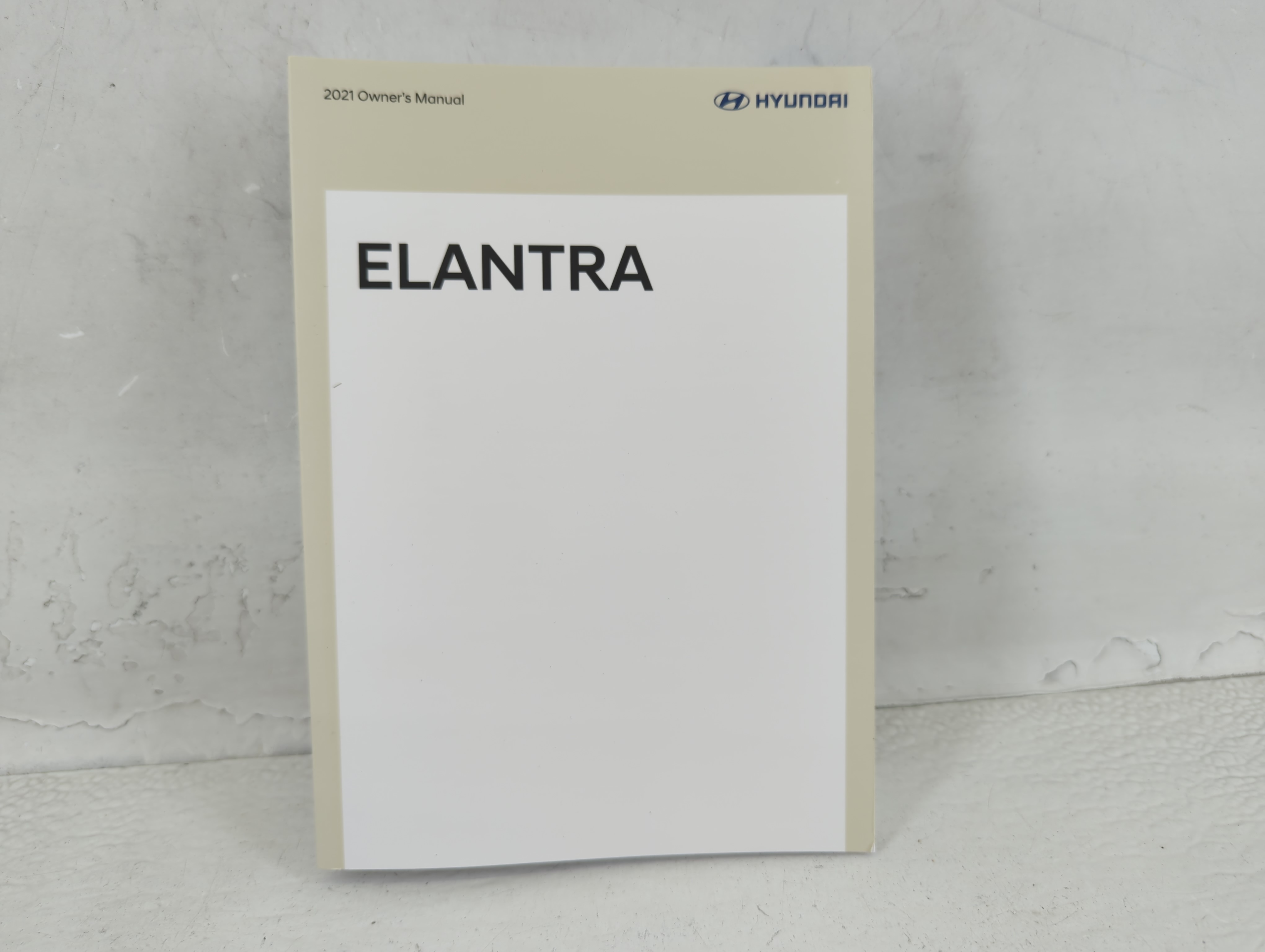 Picture of 2021 Hyundai Elantra Owners Manual Book Guide 692278