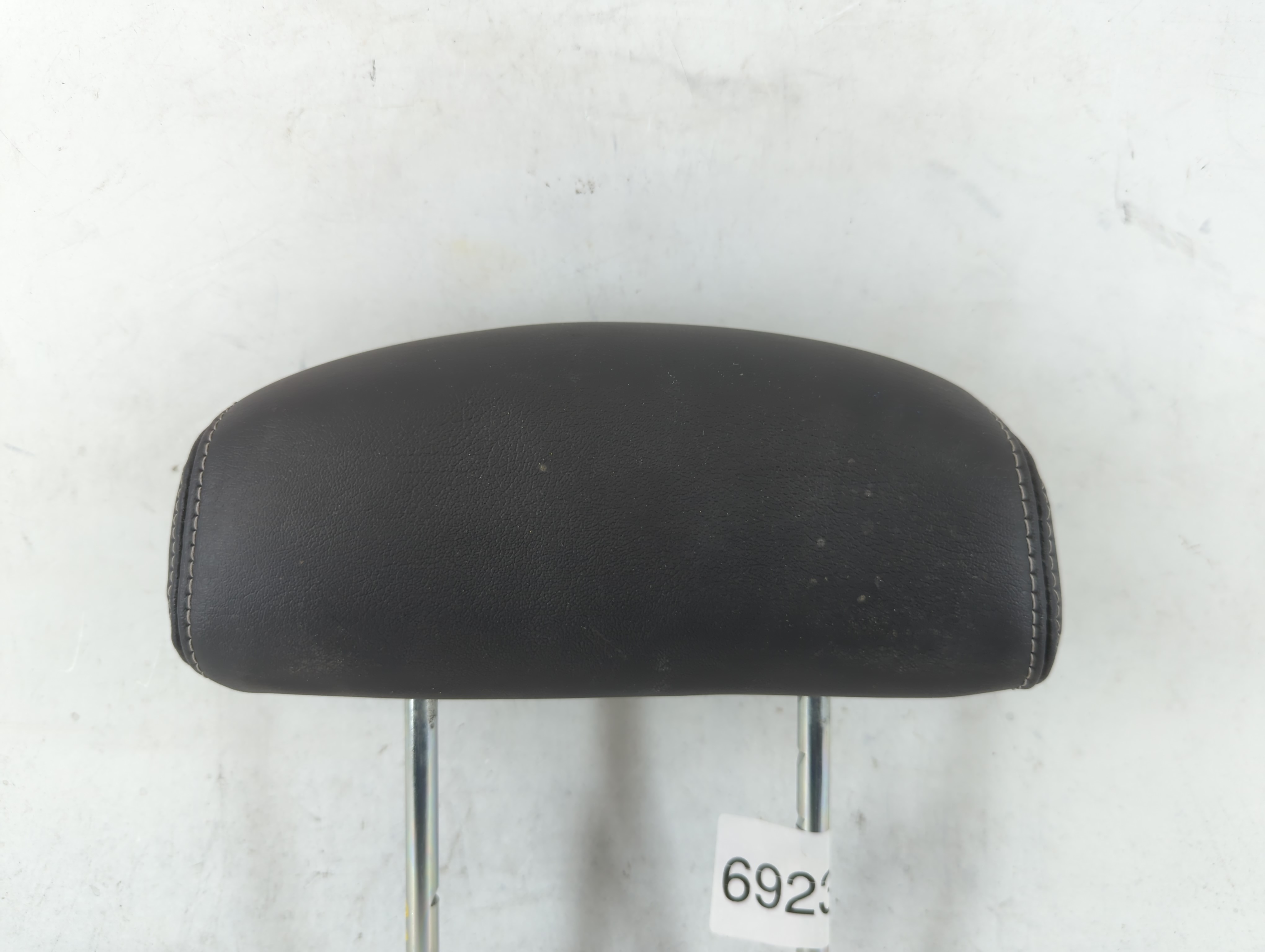 2007-2009 Chevrolet Equinox Headrest Head Rest Rear Seat Black 692353 - Oemusedautoparts1.com