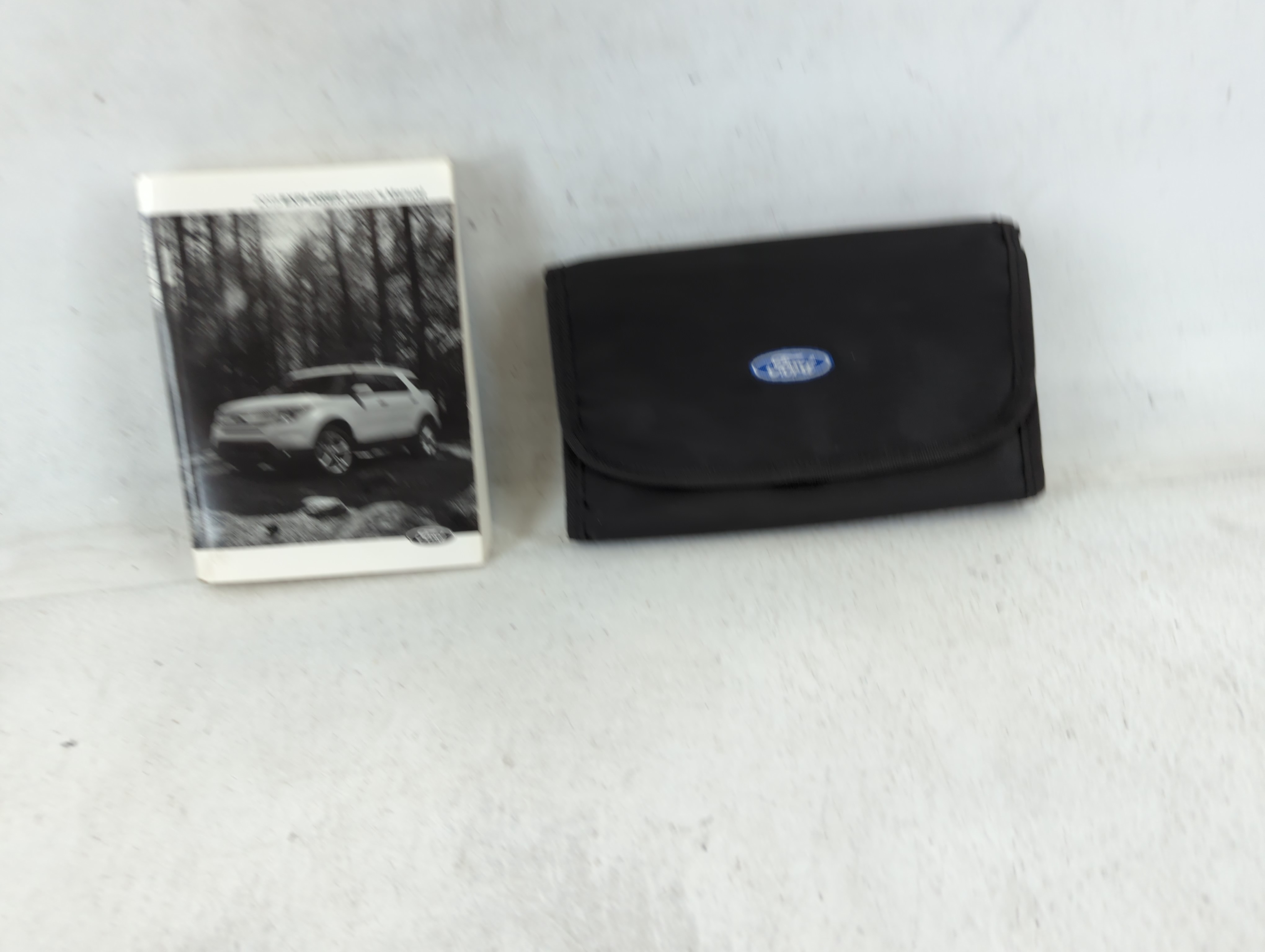 Picture of 2015 Ford Explorer Owners Manual Book Guide 692403