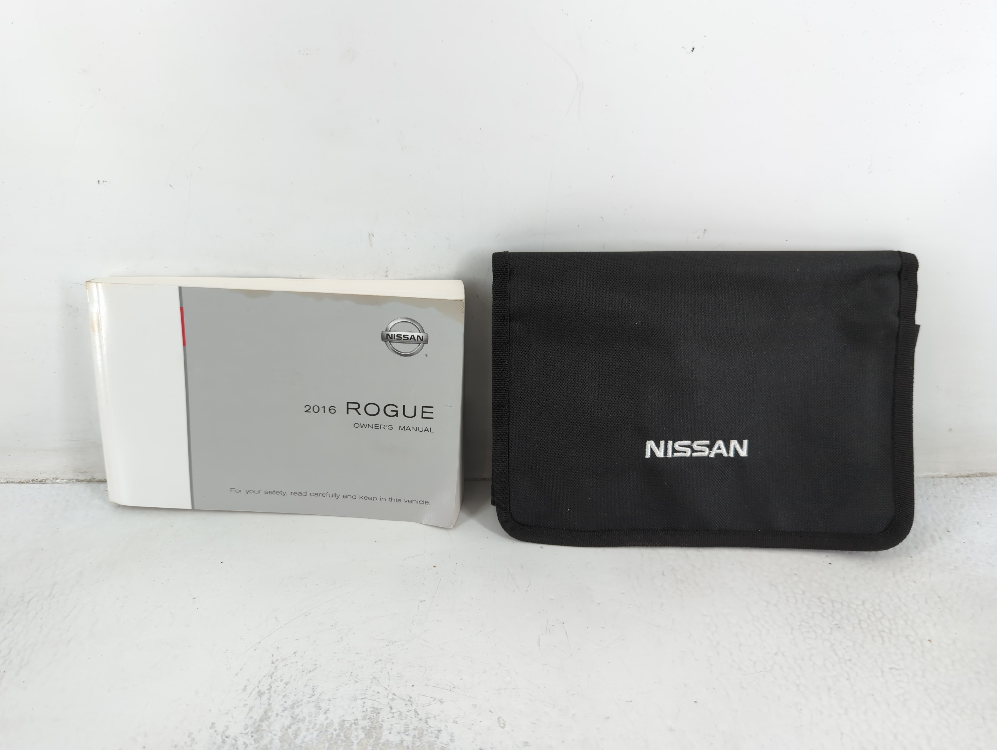 Picture of 2016 Nissan Rogue Owners Manual Book Guide 692526