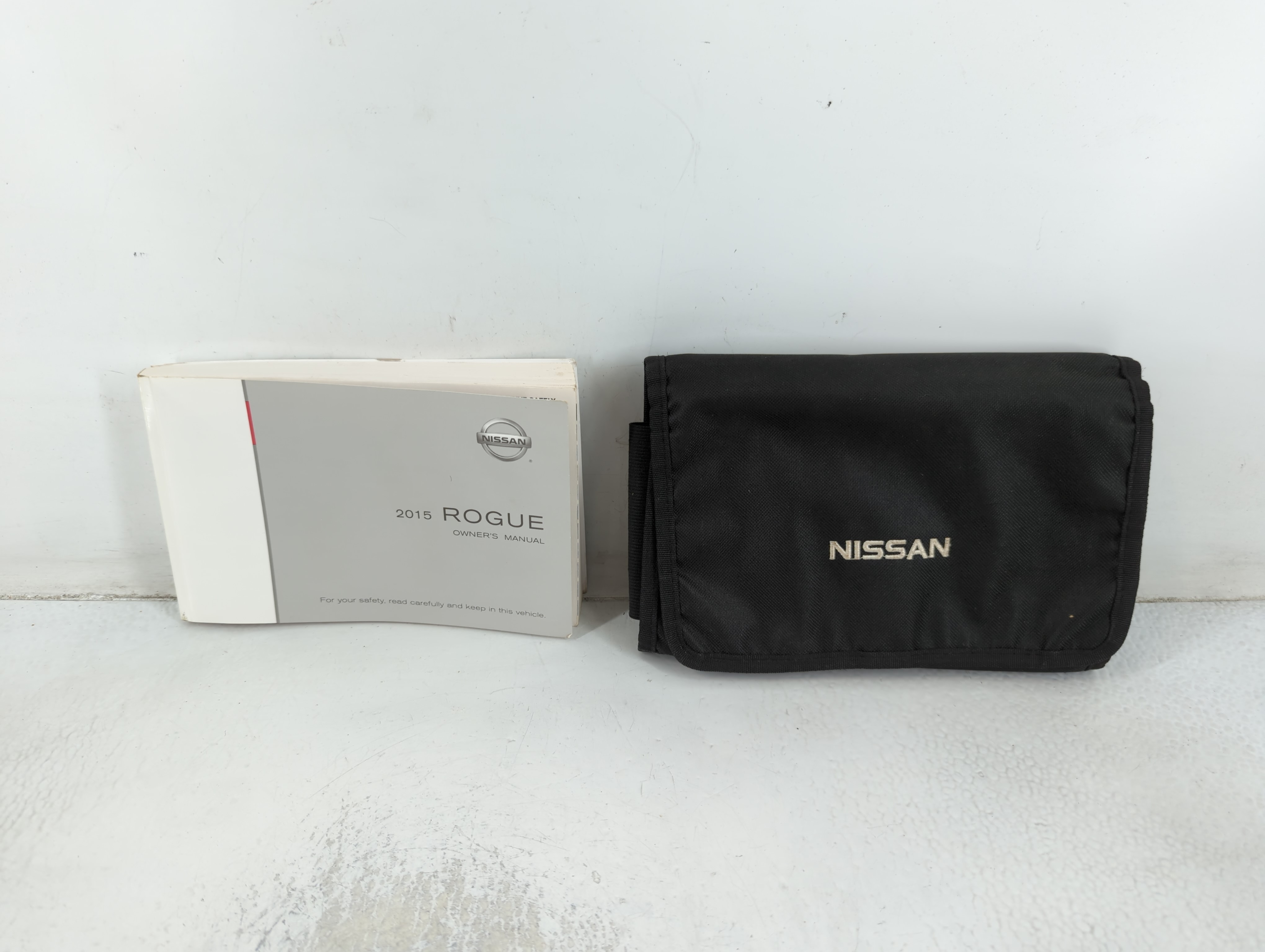 2015 Nissan Rogue Owners Manual Book Guide 692704 - Oemusedautoparts1.com