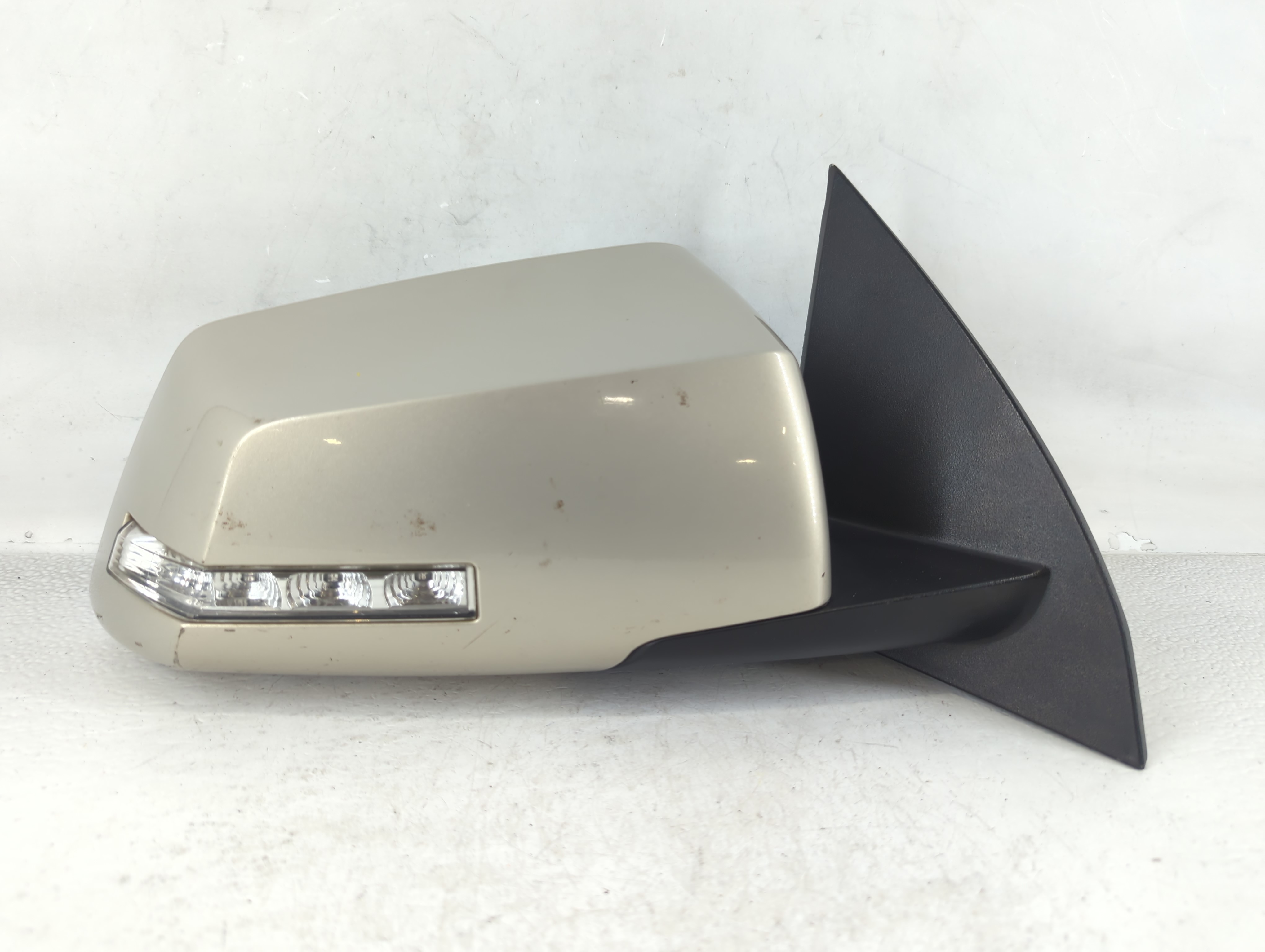 Chevrolet Traverse Passenger Right Side View Power Door Mirror Beige 692834 - Oemusedautoparts1.com