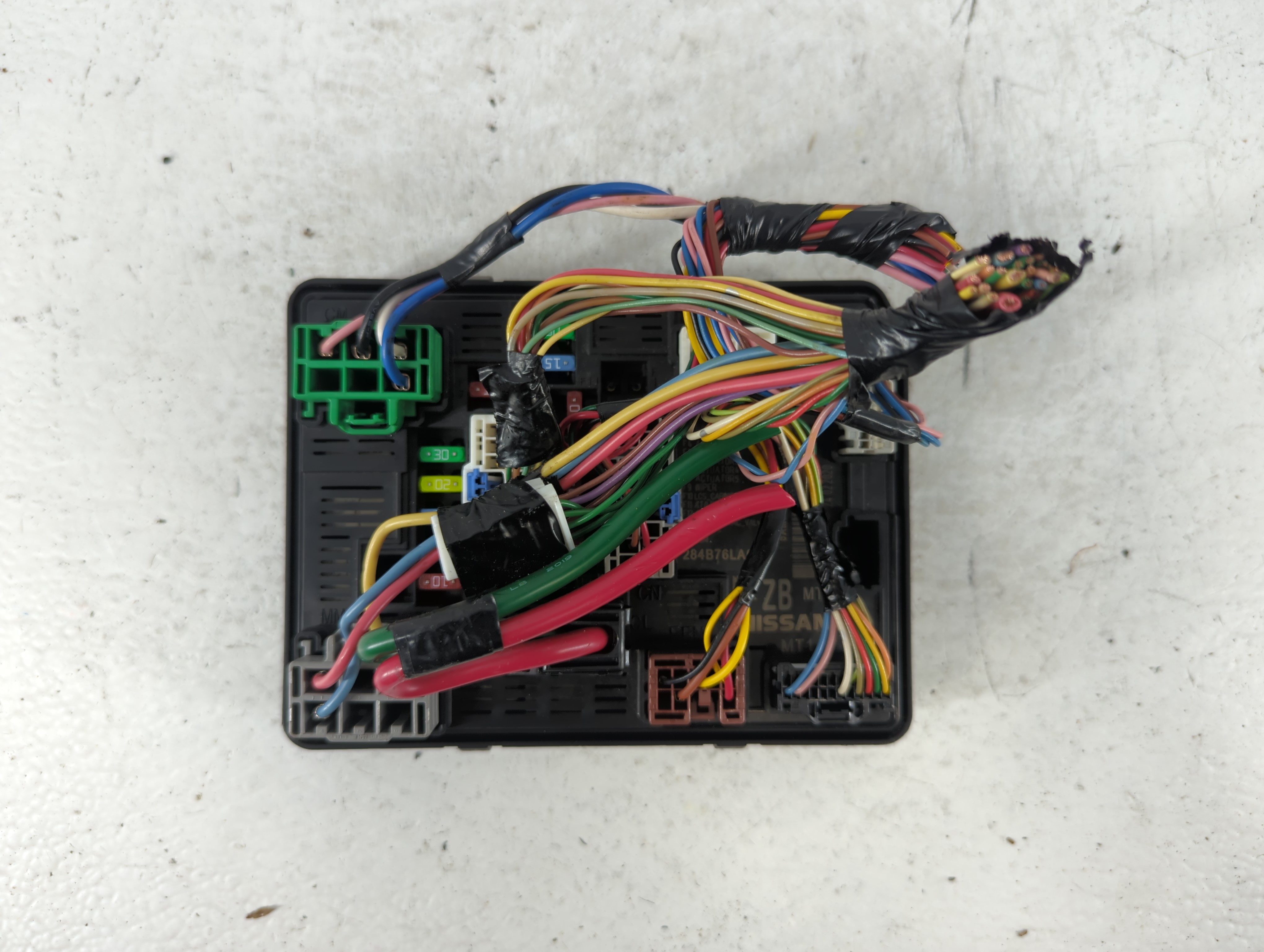 Picture of 2020-2022 Nissan Sentra Fusebox Fuse Box Relay Module 692984