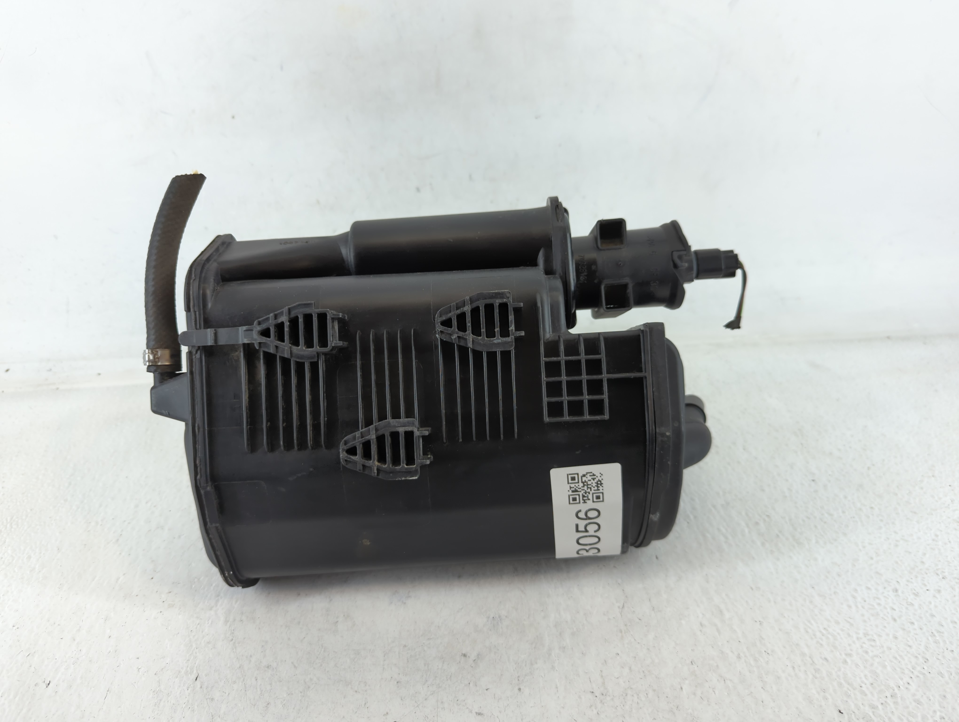 2014 Mercedes-benz C300 Fuel Vapor Charcoal Canister 693056 - Oemusedautoparts1.com