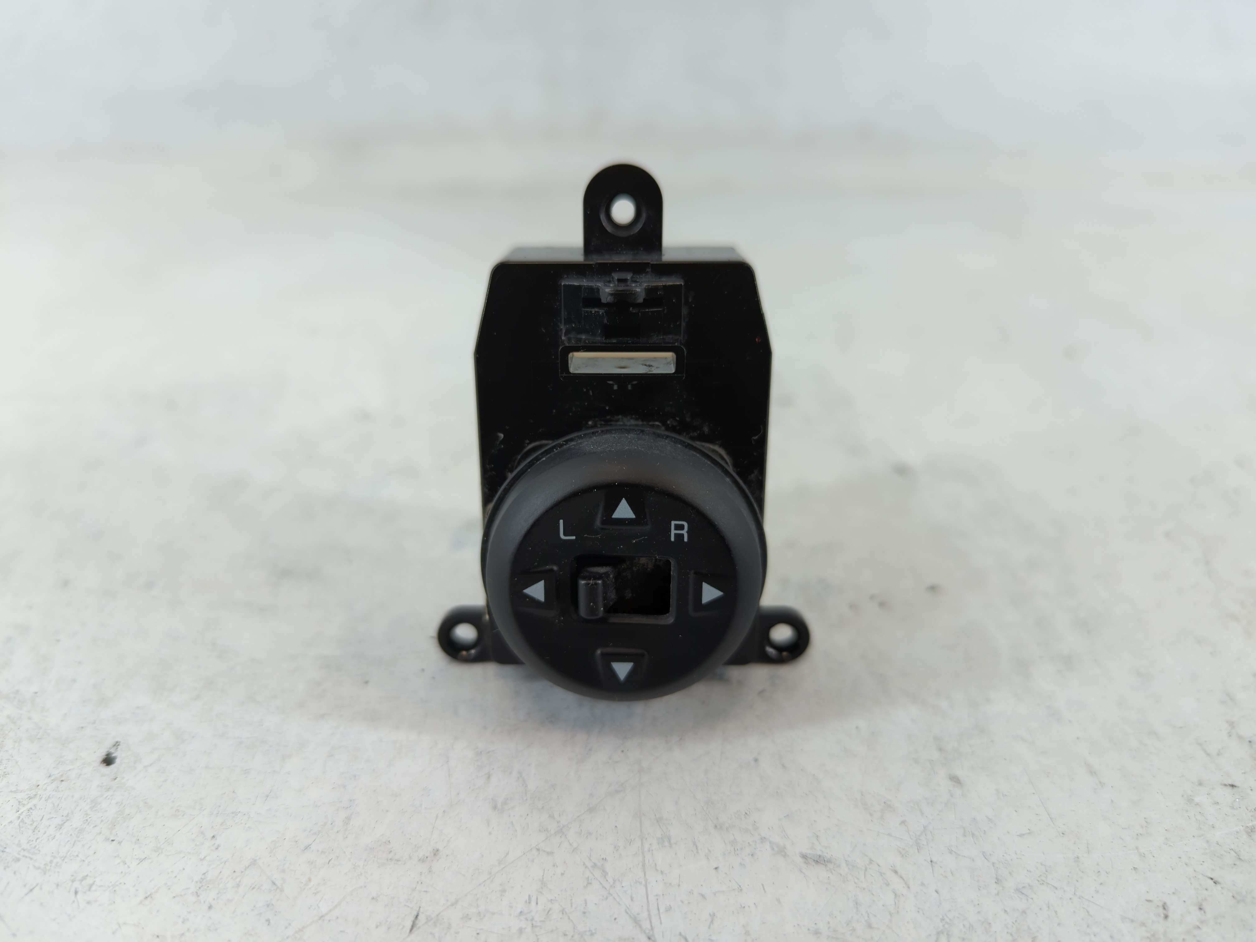 Picture of 2014-2018 Kia Forte Driver Left Door Master Power Window Switch 299114435 693358