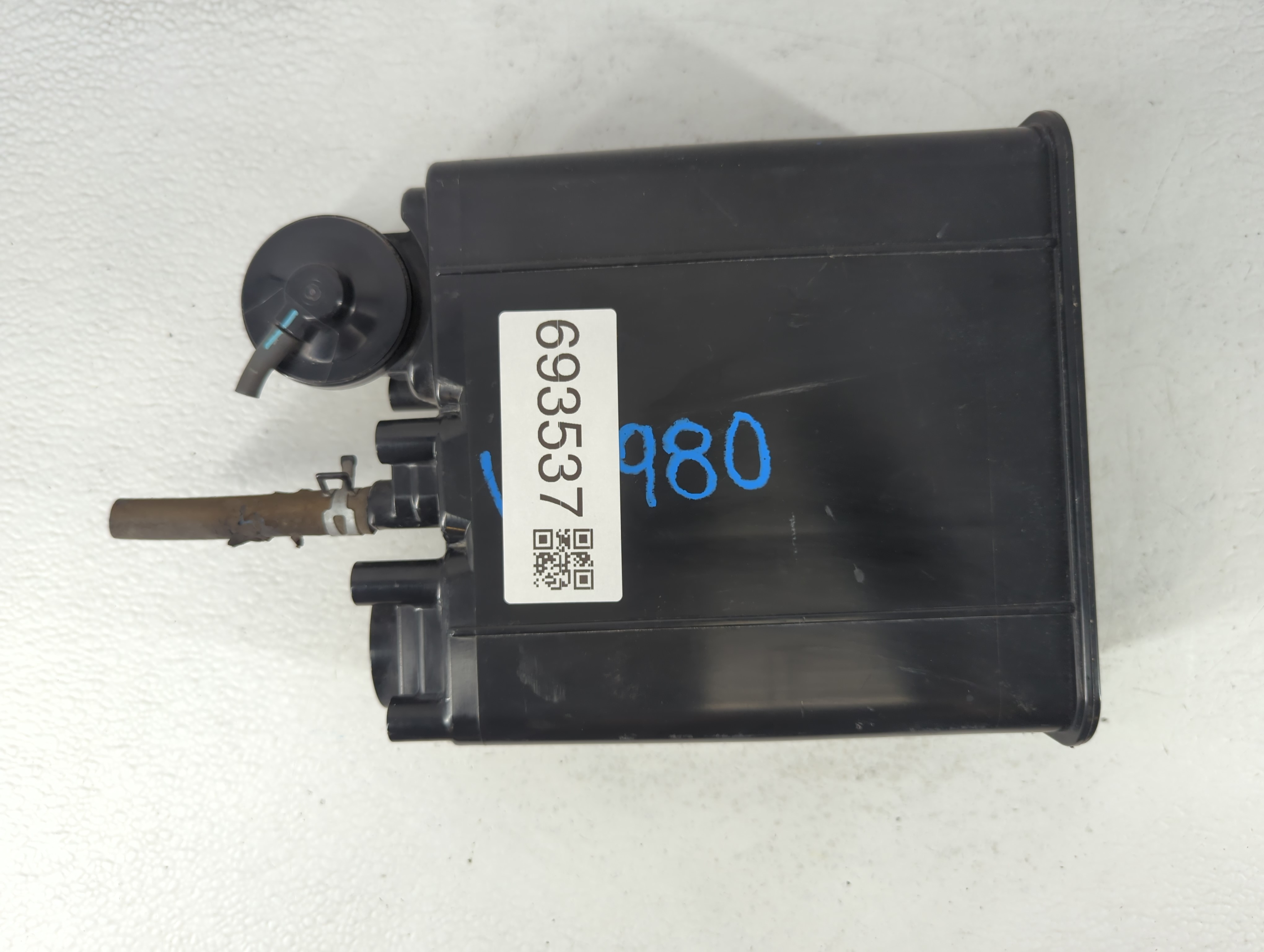 2008 Toyota Corolla Fuel Vapor Charcoal Canister 693537 - Oemusedautoparts1.com