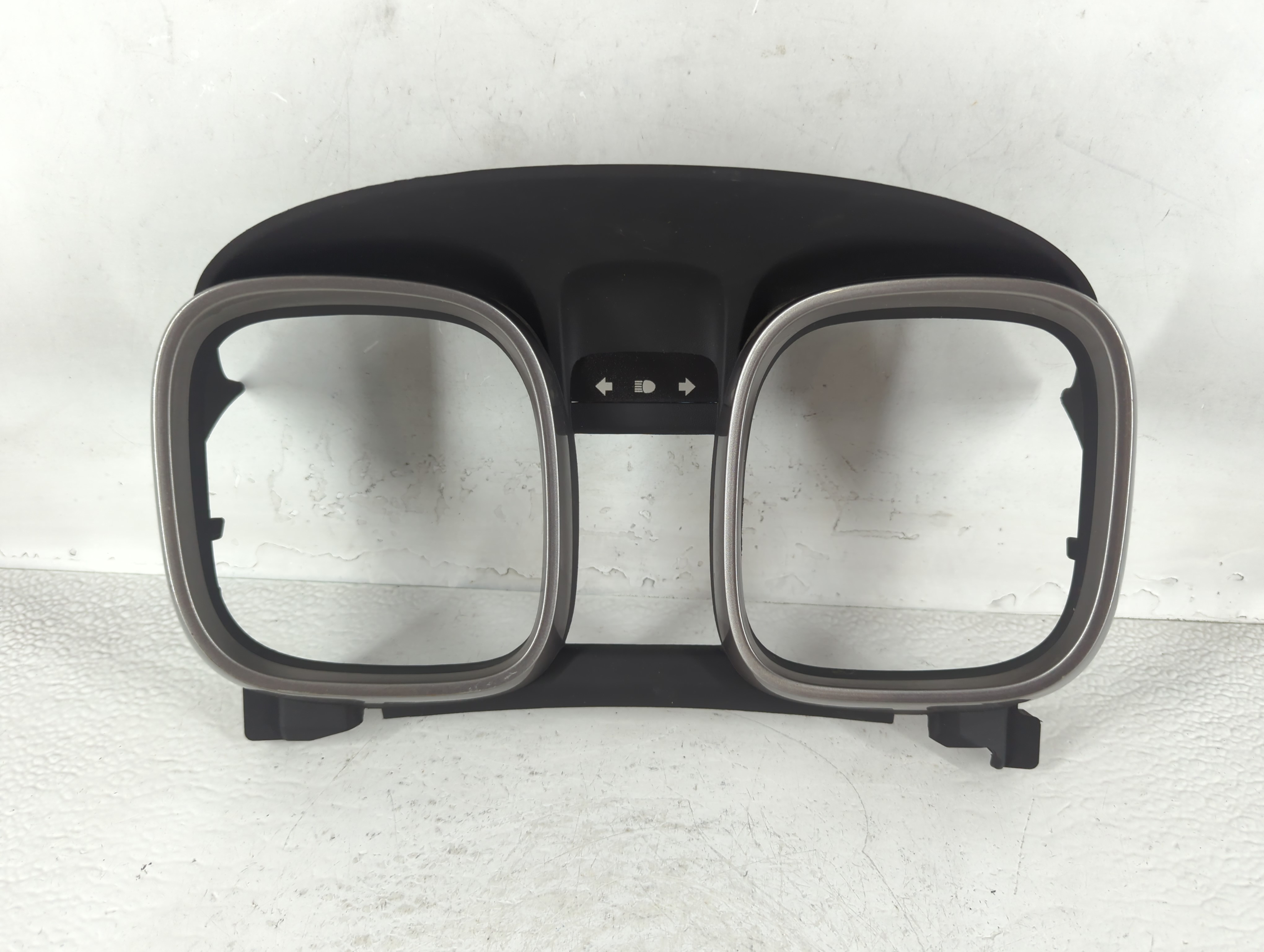 Picture of 2015 Chevrolet Malibu Instrument Cluster Bezel 693673