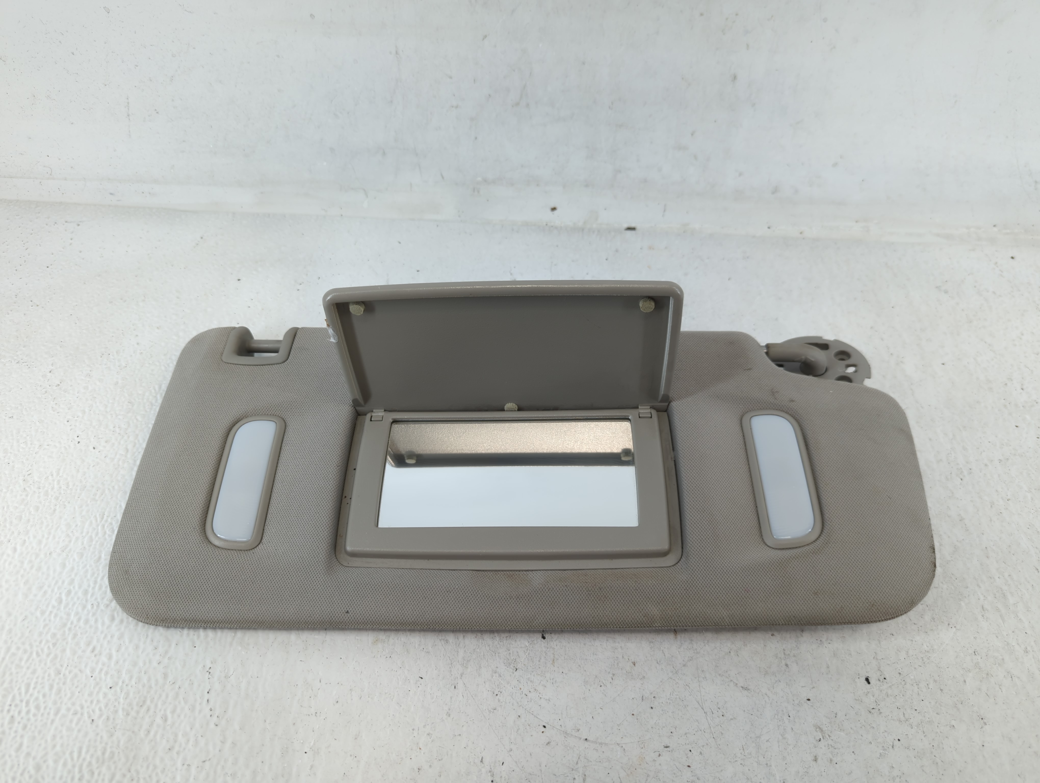 Picture of 2008-2017 Buick Enclave Passenger Sun Visor Mirror Right Sunvisor Grey 694152