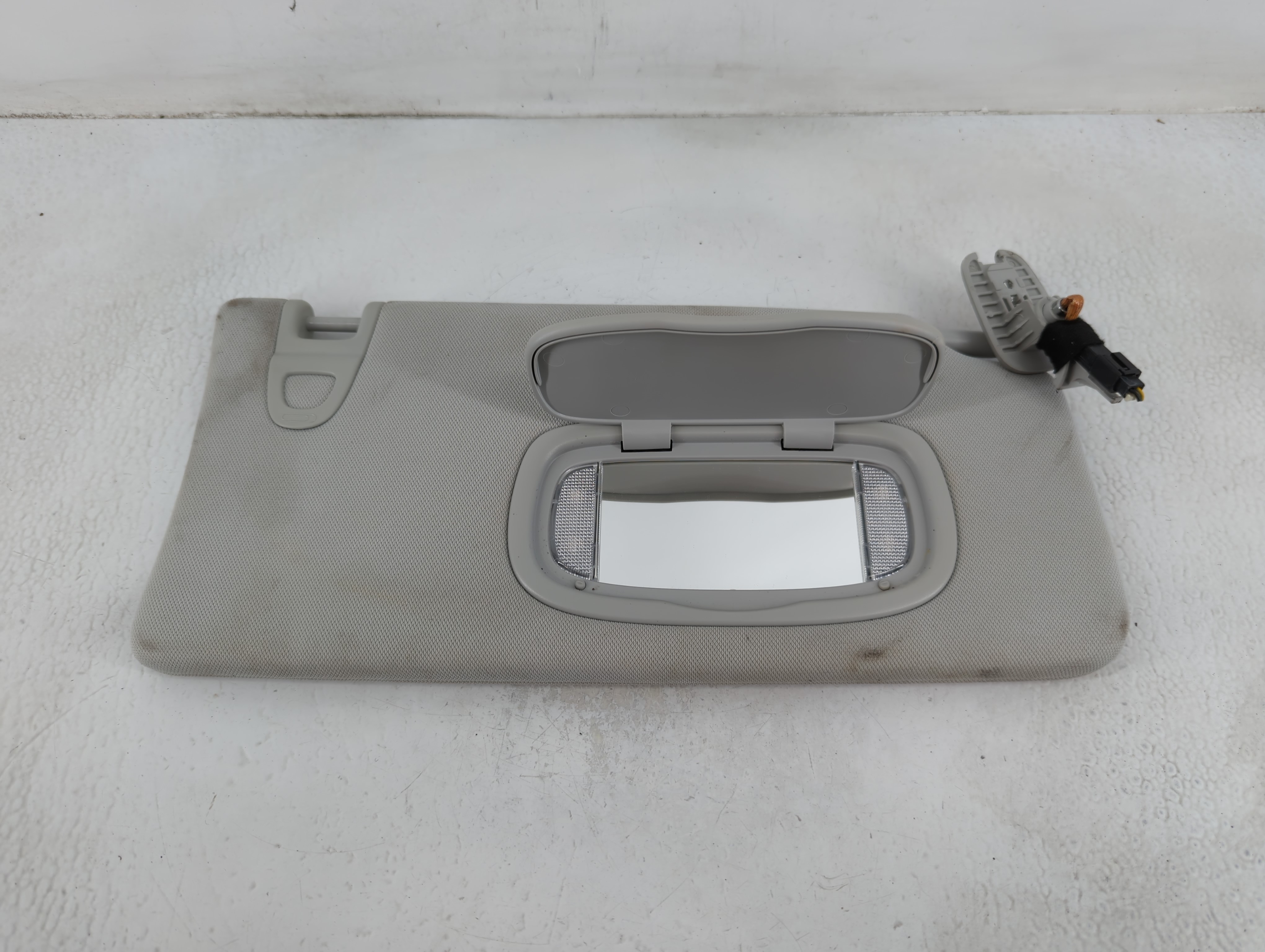 2021 Jeep Compass Passenger Sun Visor Mirror Right Sunvisor Grey 694157 - Oemusedautoparts1.com