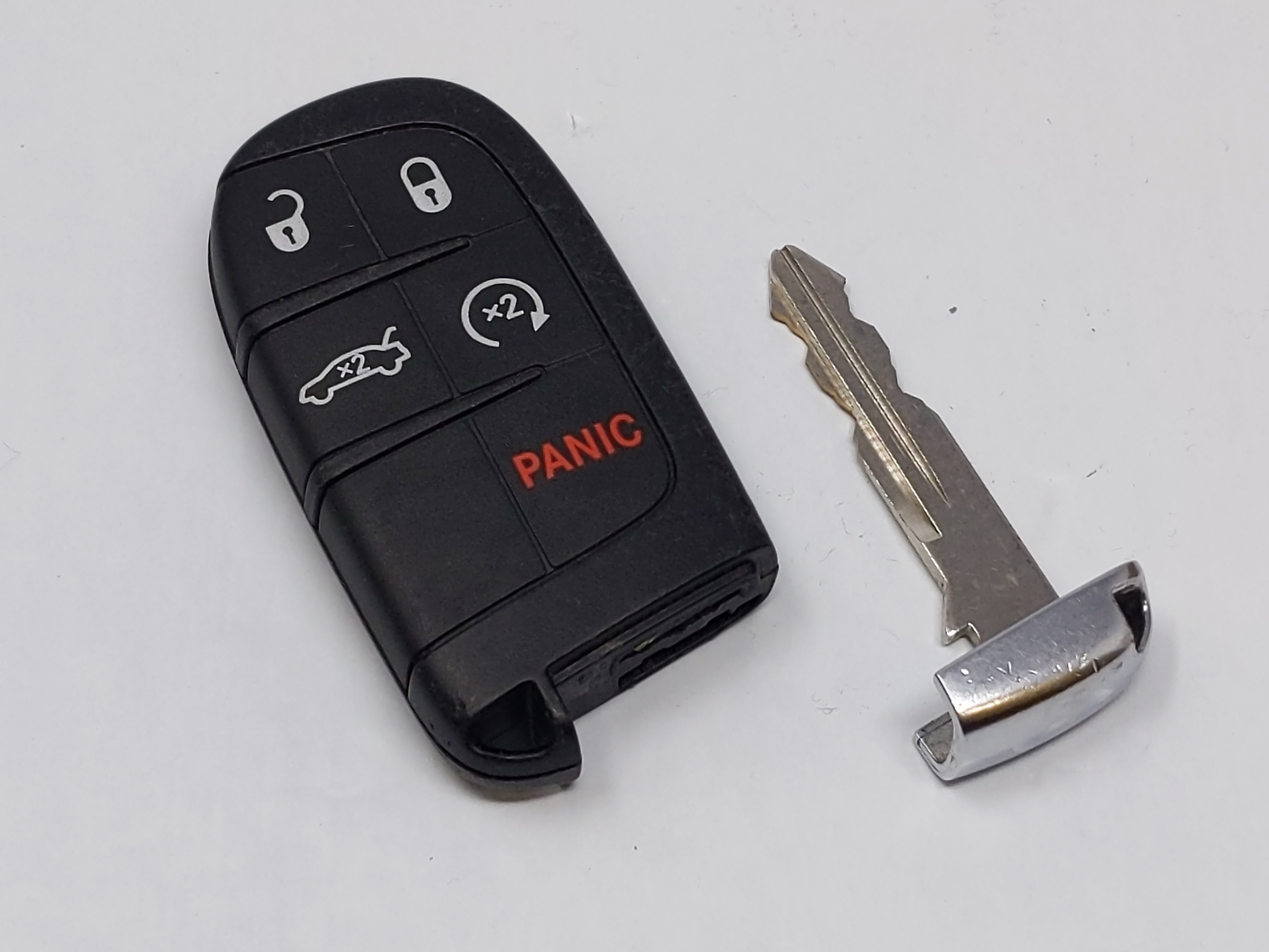 Picture of Dodge Keyless Entry Remote Fob M3n-40821302 5 Buttons 69450