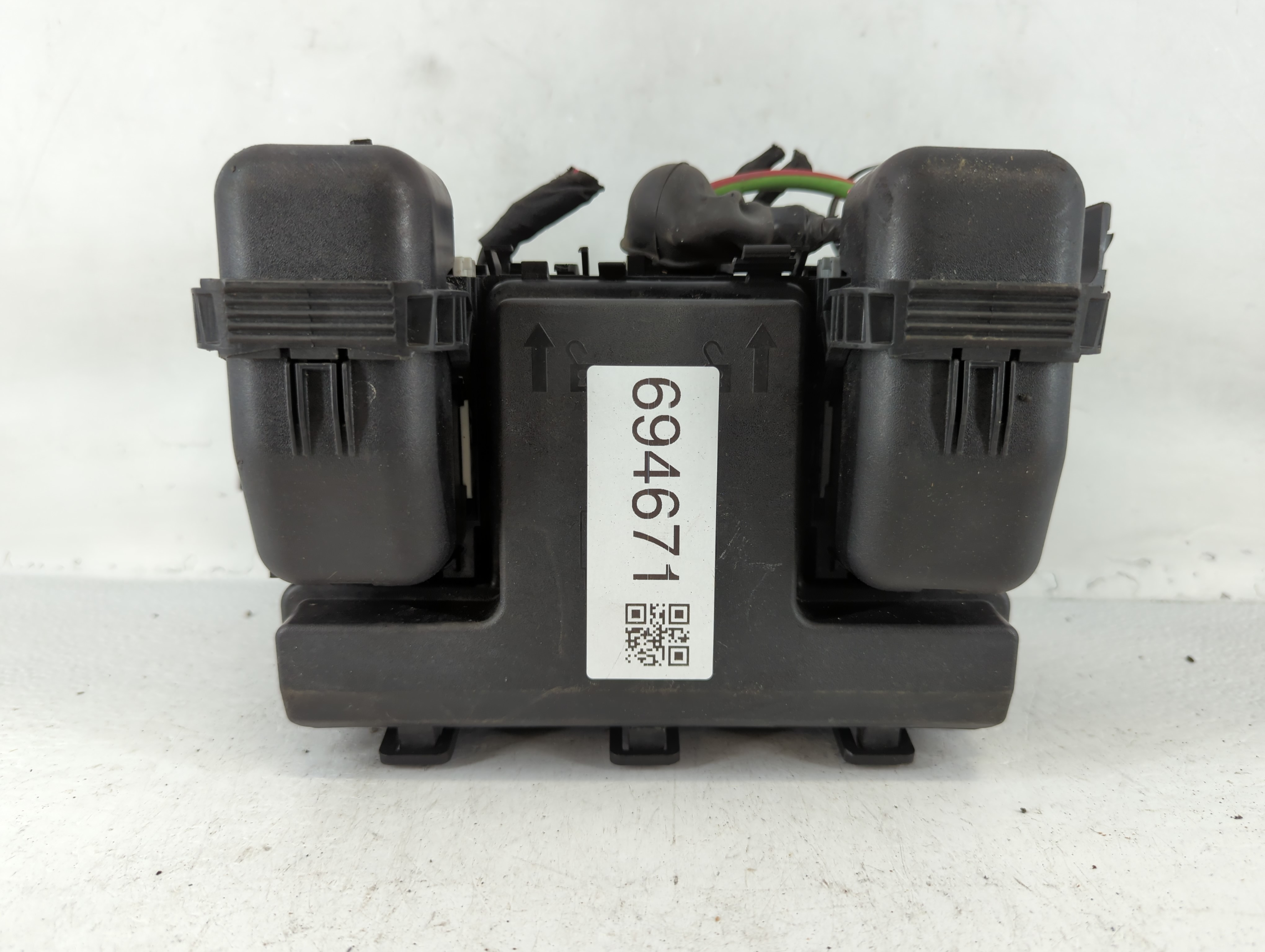 Picture of 2013-2014 Ford Fusion Fusebox Fuse Box Relay Module Dg9t14a075aa 694671
