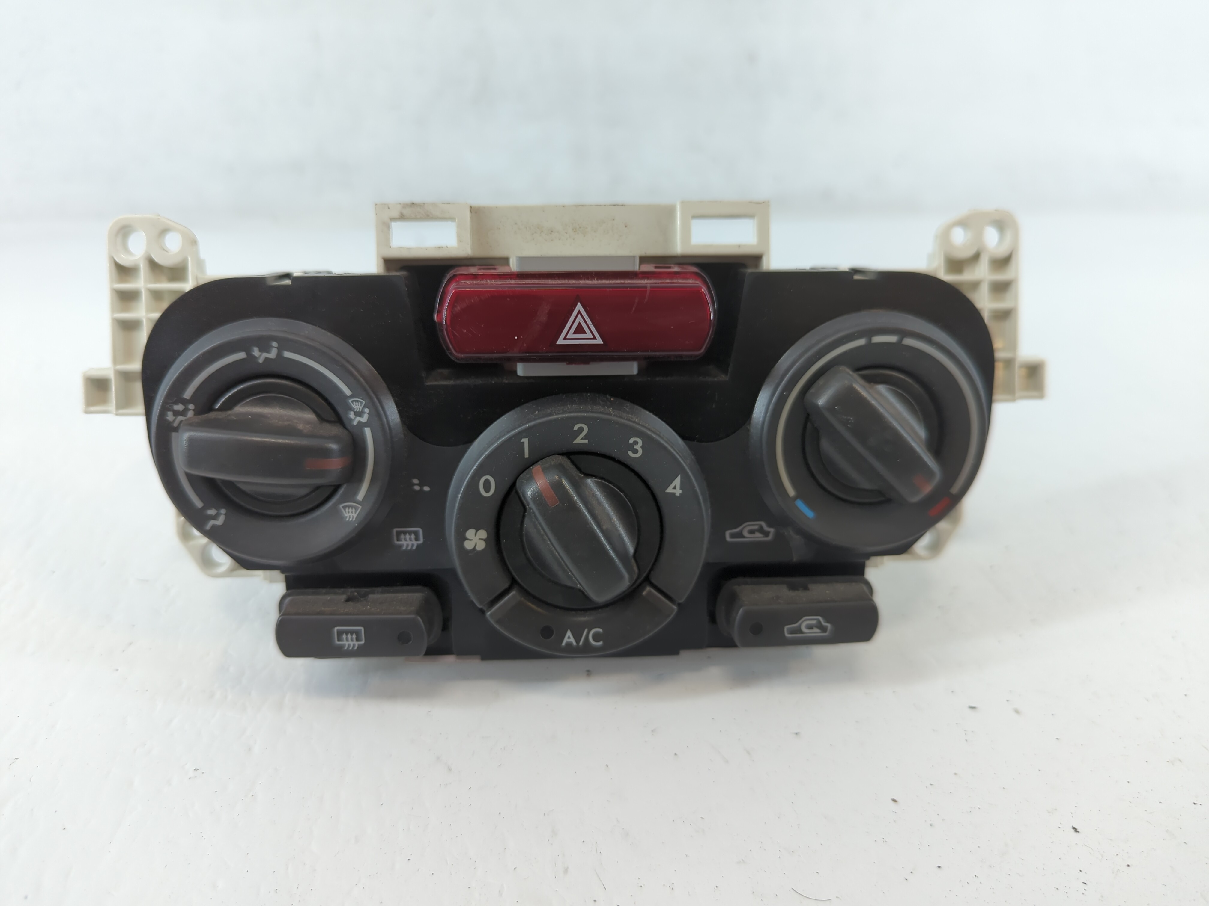 2010 Subaru Forester Ac Heater Climate Control 72311sc011 694835 - Oemusedautoparts1.com
