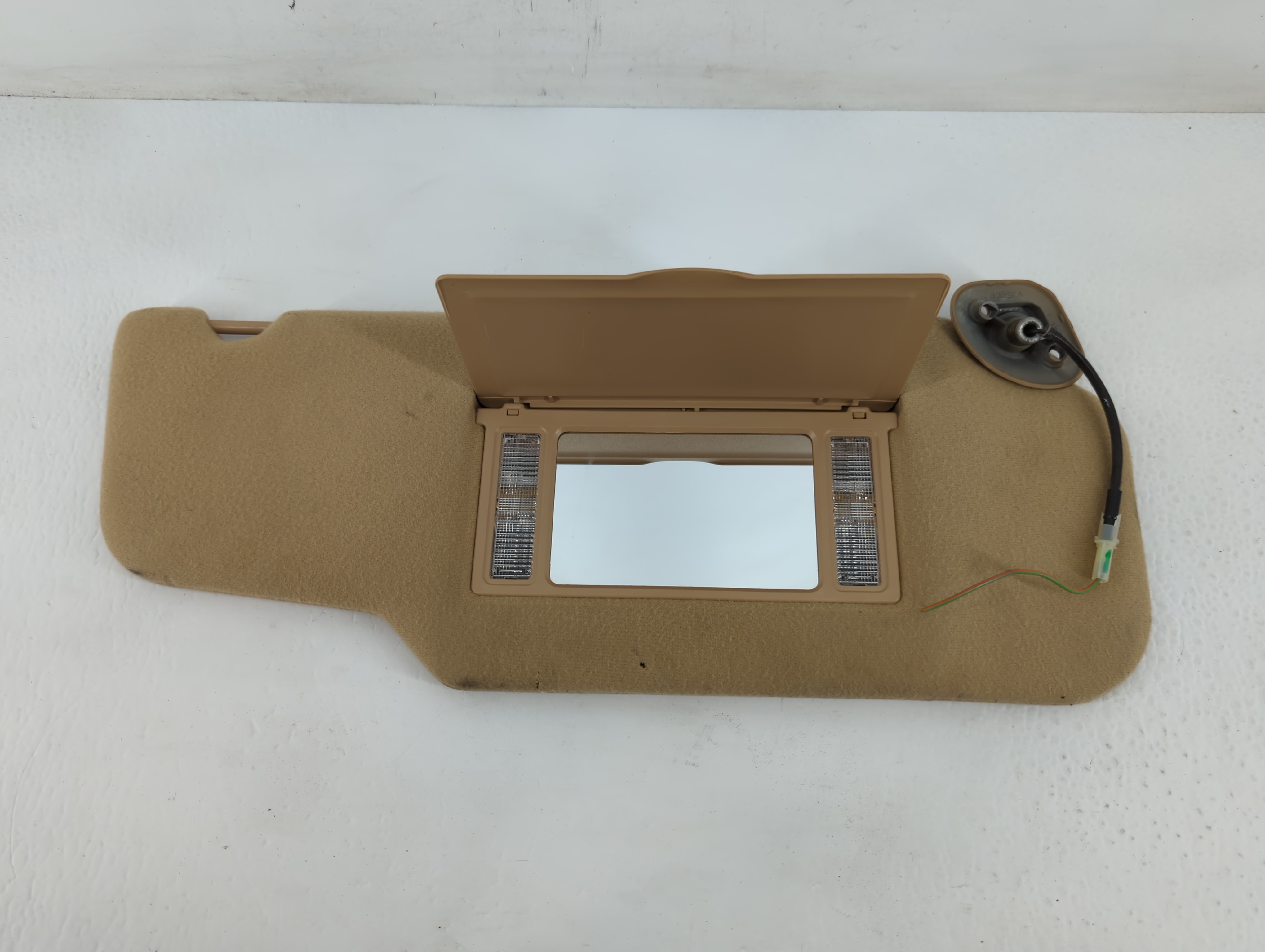 Picture of 1997 Mercury Grand Marquis Passenger Sun Visor Mirror Right Sunvisor 695140