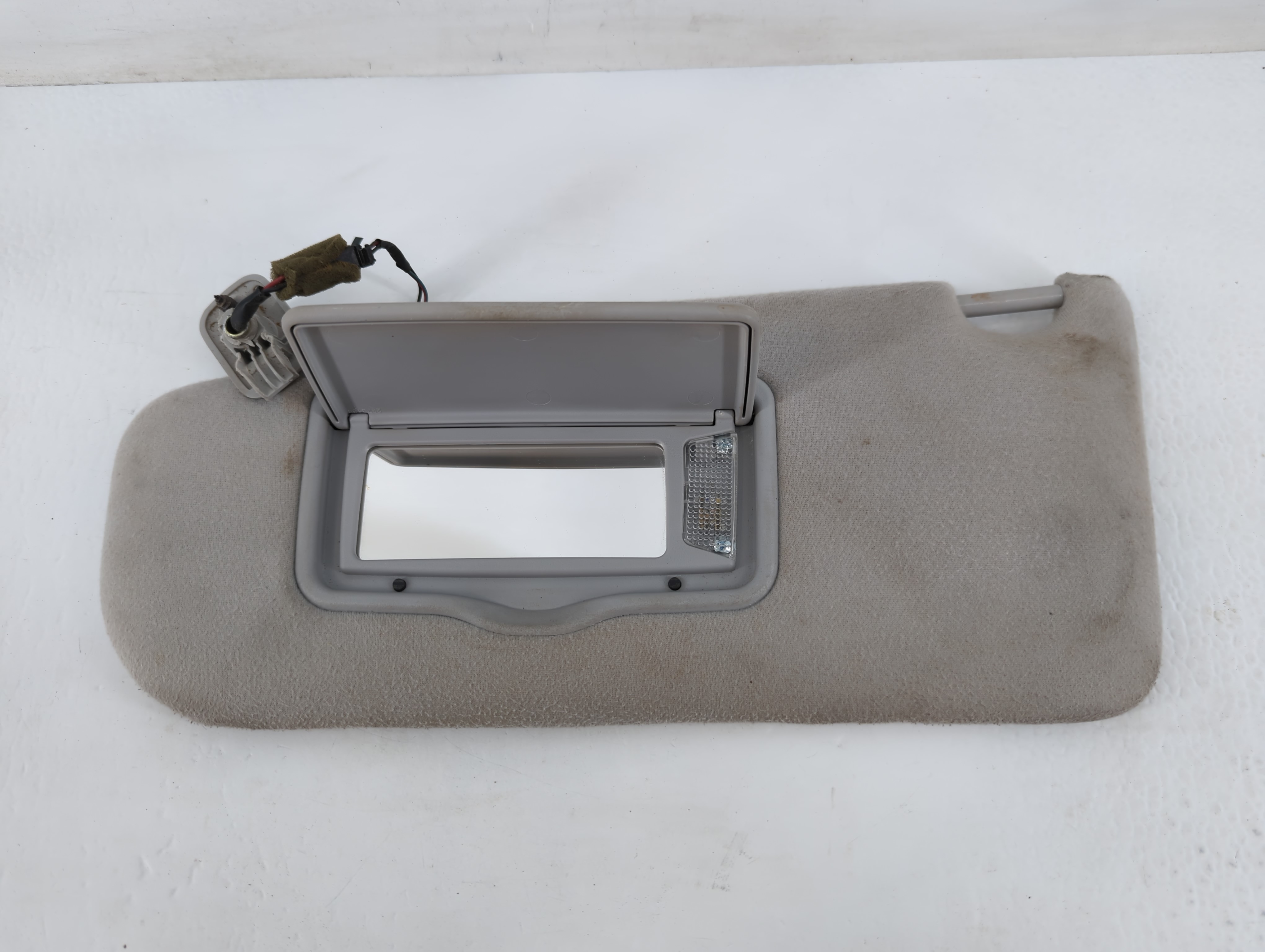 2006-2007 Mazda 6 Driver Sun Visor Mirror Left Sunvisor Gray 695159 - Oemusedautoparts1.com