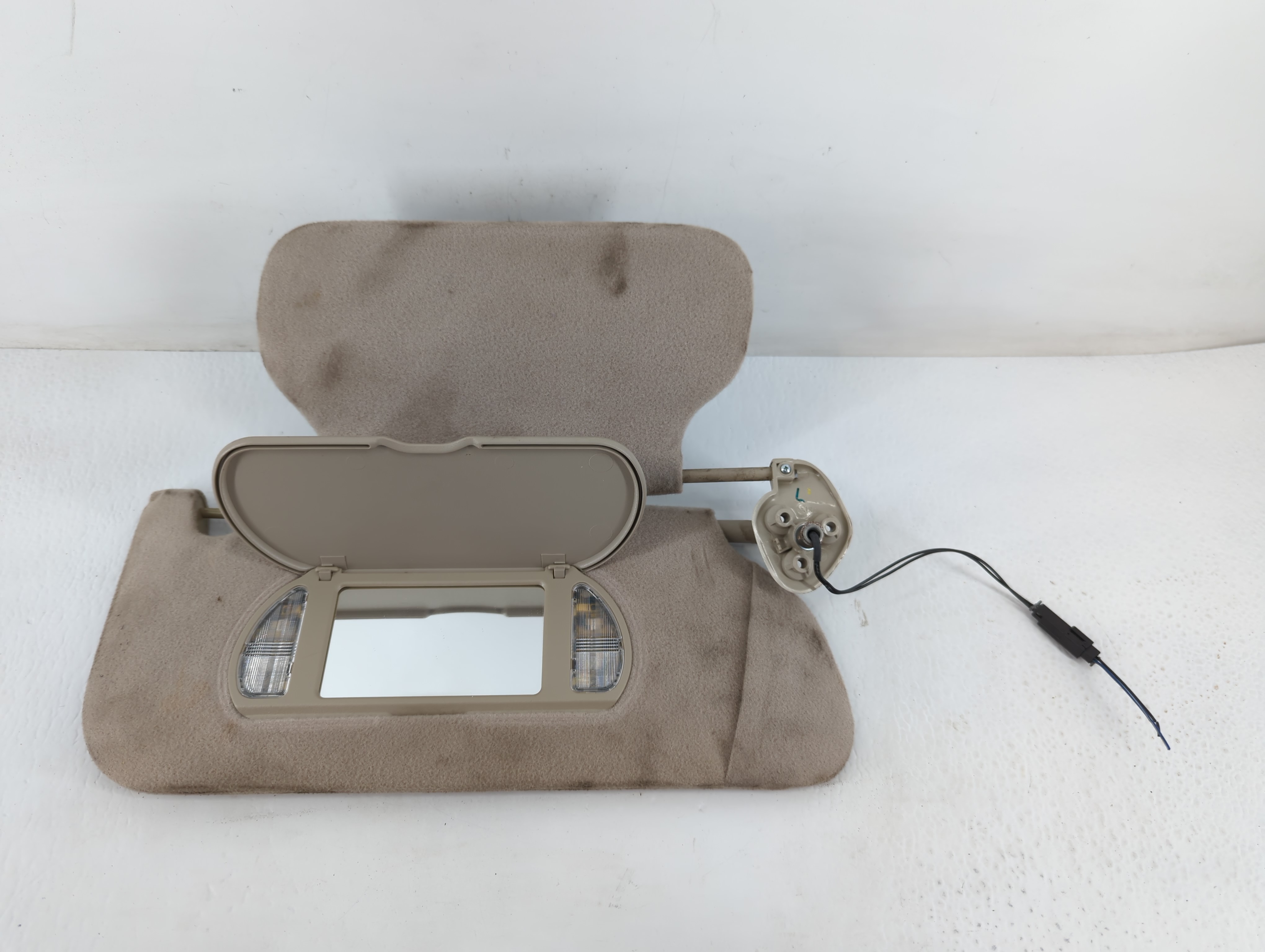 2000-2005 Cadillac Deville Passenger Sun Visor Mirror Right Sunvisor Grey 695175 - Oemusedautoparts1.com