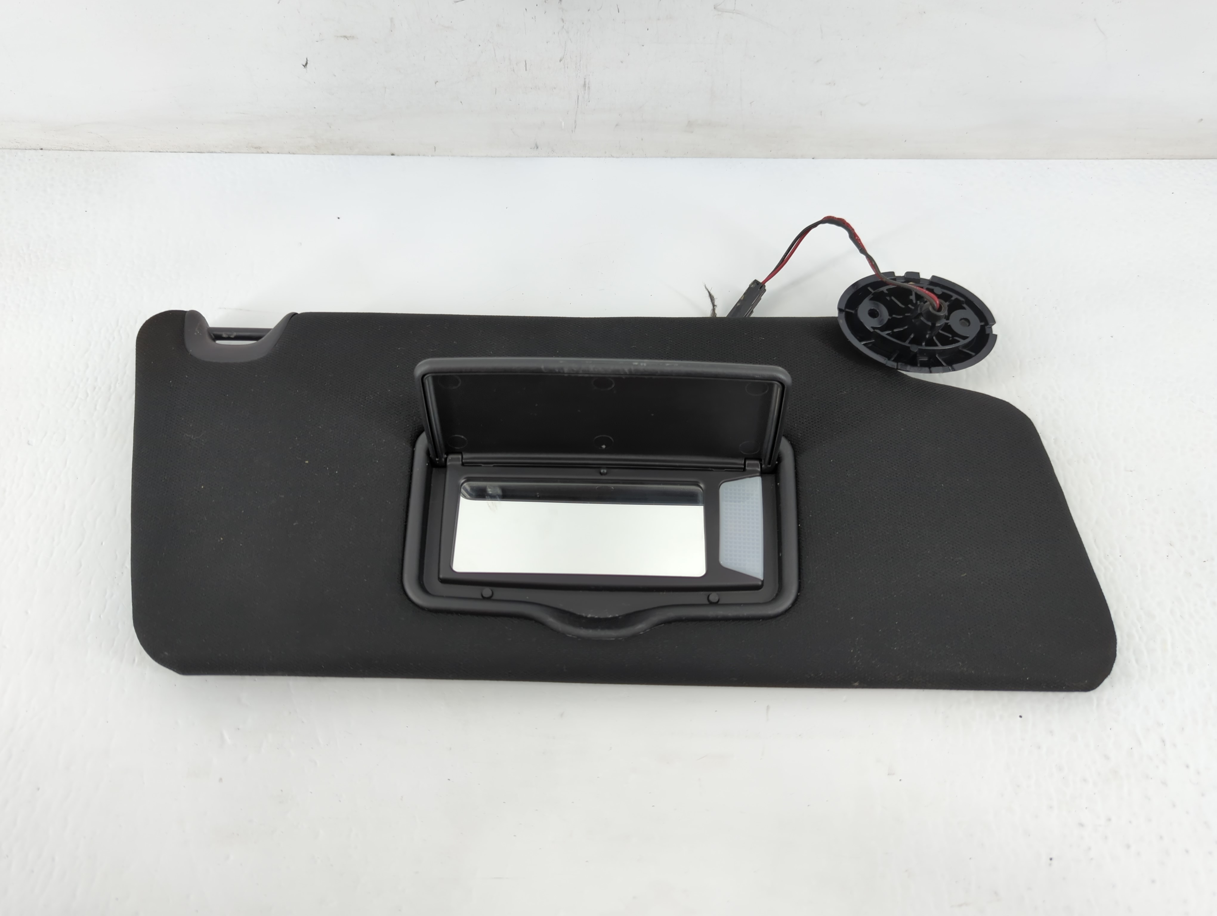 2016 Ford Explorer Passenger Sun Visor Mirror Right Sunvisor Black 695677 - Oemusedautoparts1.com