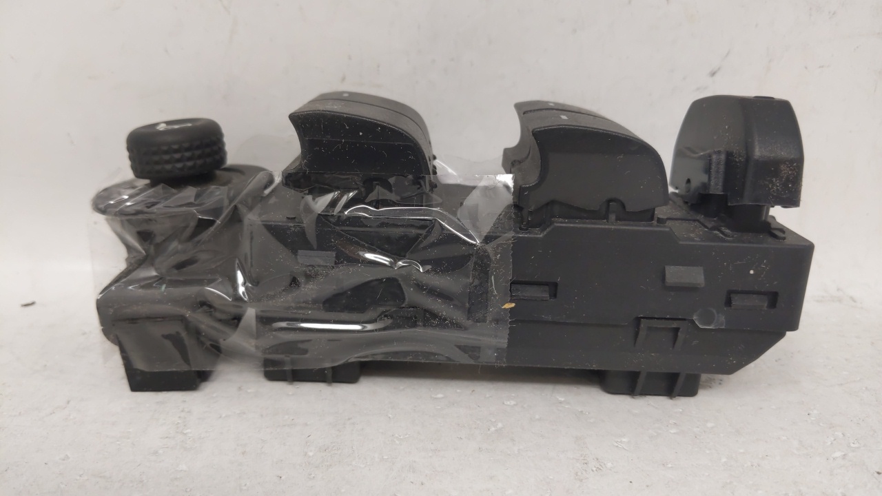 2010 Ford Fusion Driver Left Door Master Power Window Switch 69586 - Oemusedautoparts1.com
