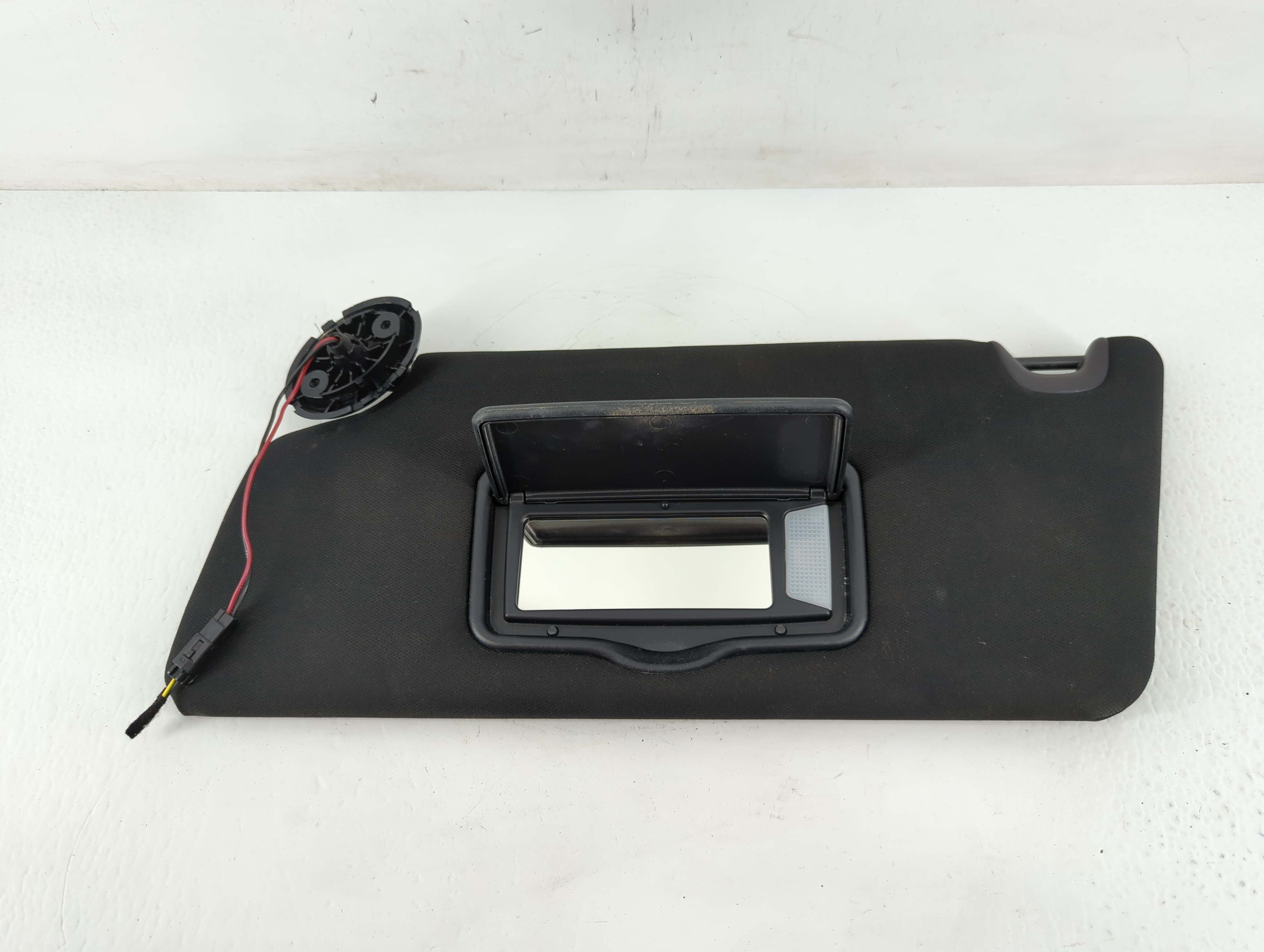 2017 Ford Explorer Driver Sun Visor Mirror Left Sunvisor Black 695951 - Oemusedautoparts1.com