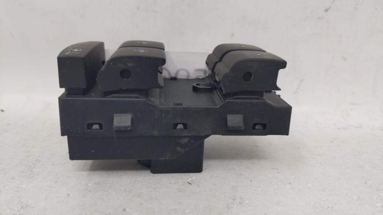 2013 Chevrolet Malibu Driver Left Door Master Power Window Switch 69596 - Oemusedautoparts1.com