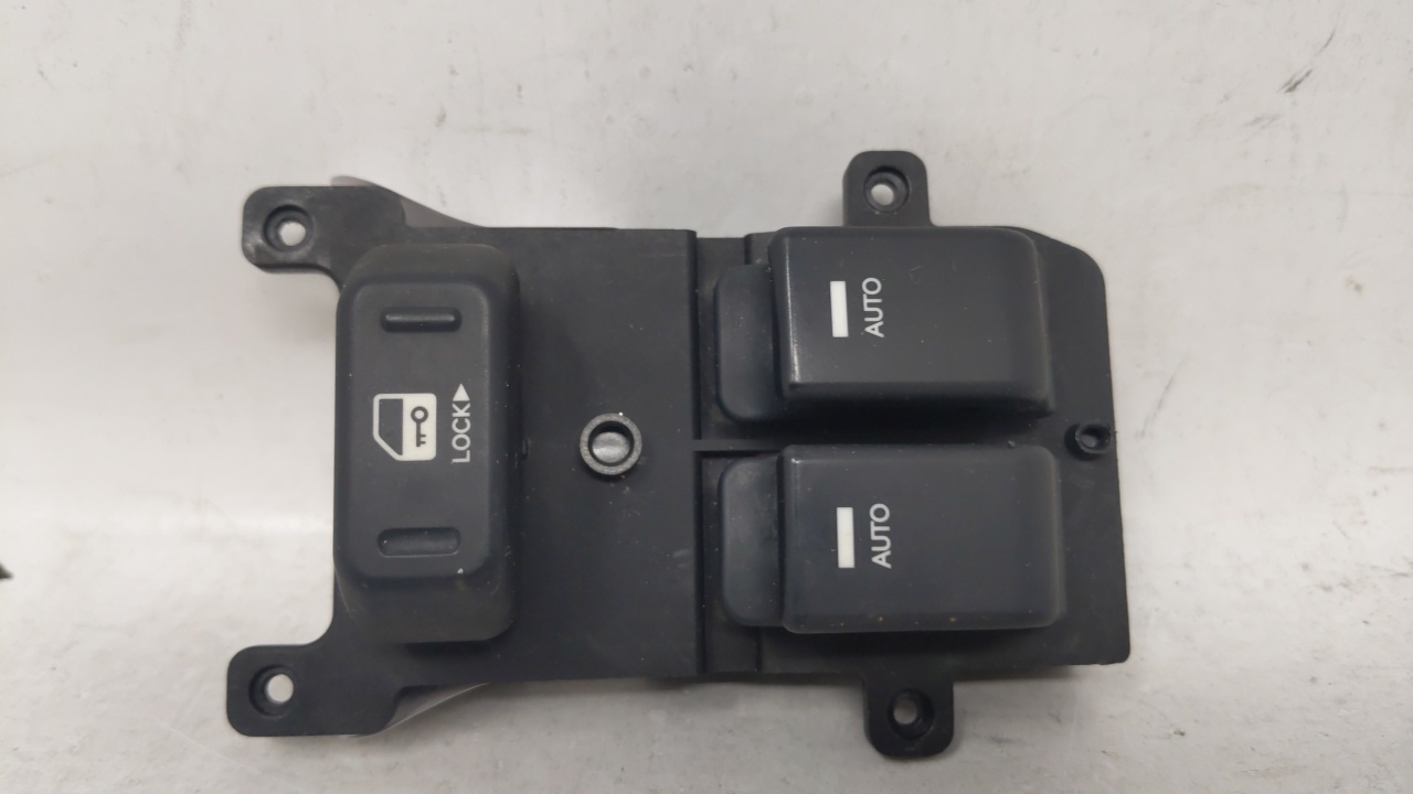 2011 Hyundai Genesis Driver Left Door Master Power Window Switch 69624 - Oemusedautoparts1.com