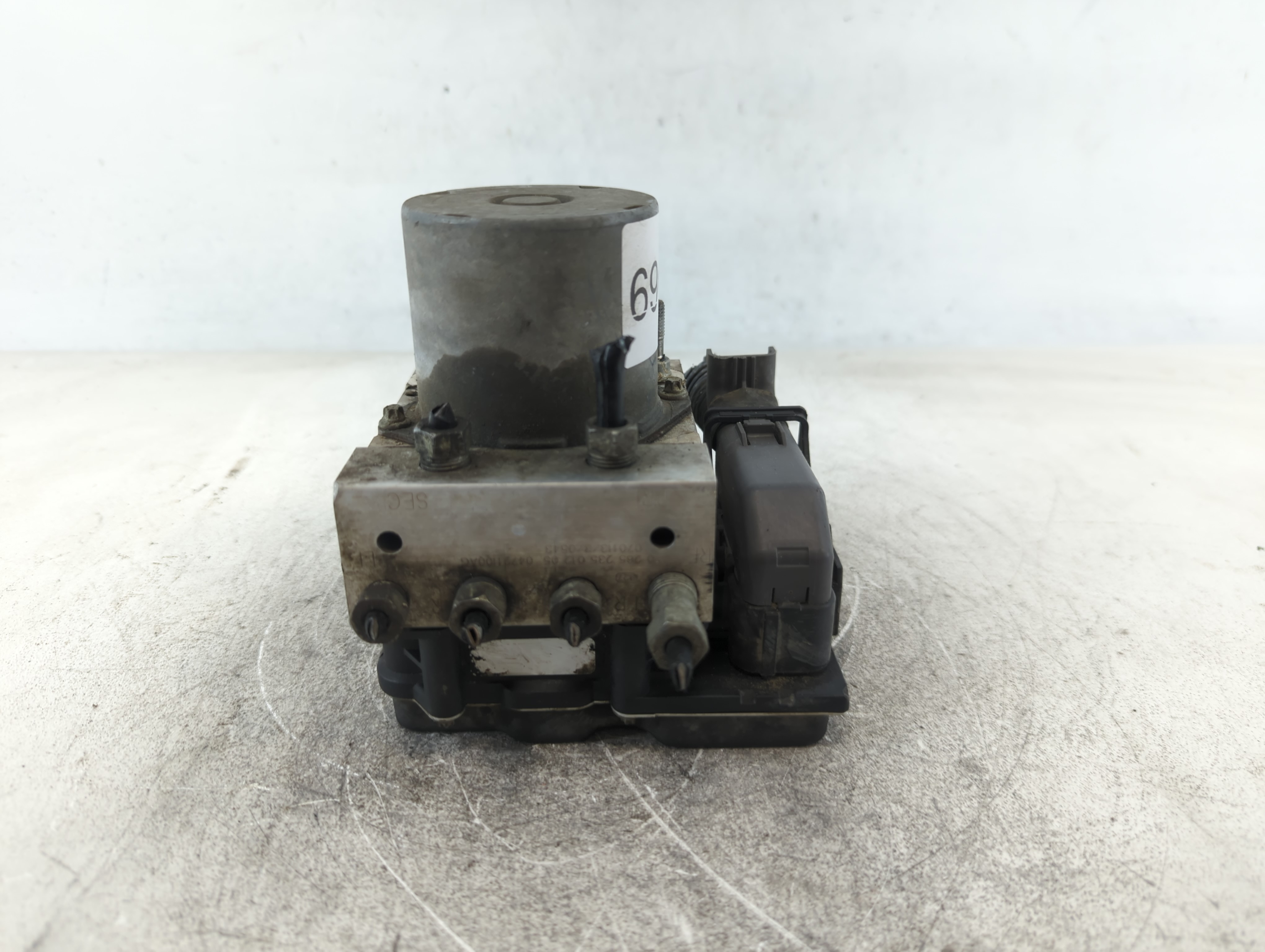Picture of 2008 Chrysler Pacifica Abs Pump Control Module 696415