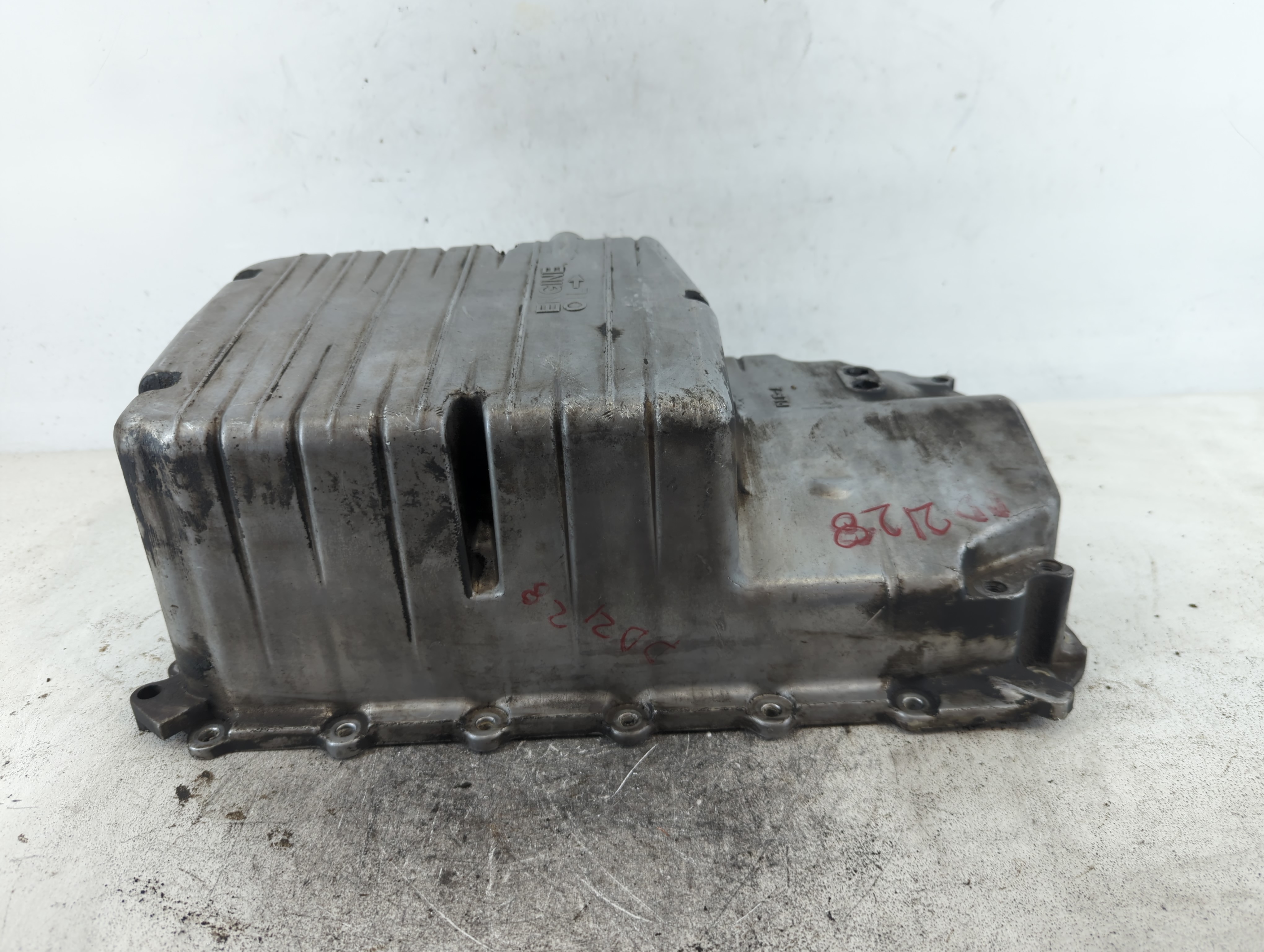 2003-2005 Honda Civic Engine Oil Pan 696592 - Oemusedautoparts1.com