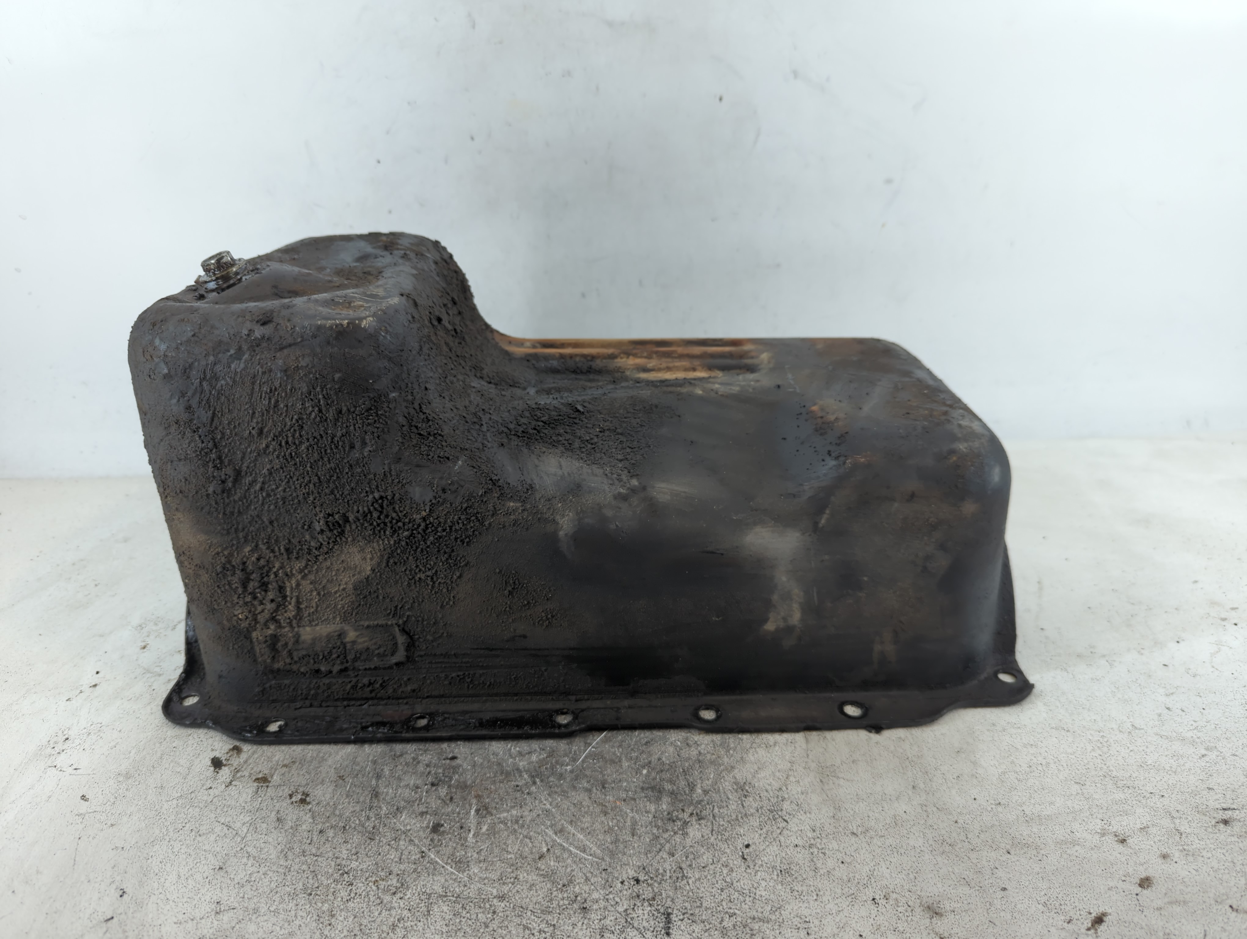 2002-2005 Chevrolet Cavalier Engine Oil Pan 696593 - Oemusedautoparts1.com