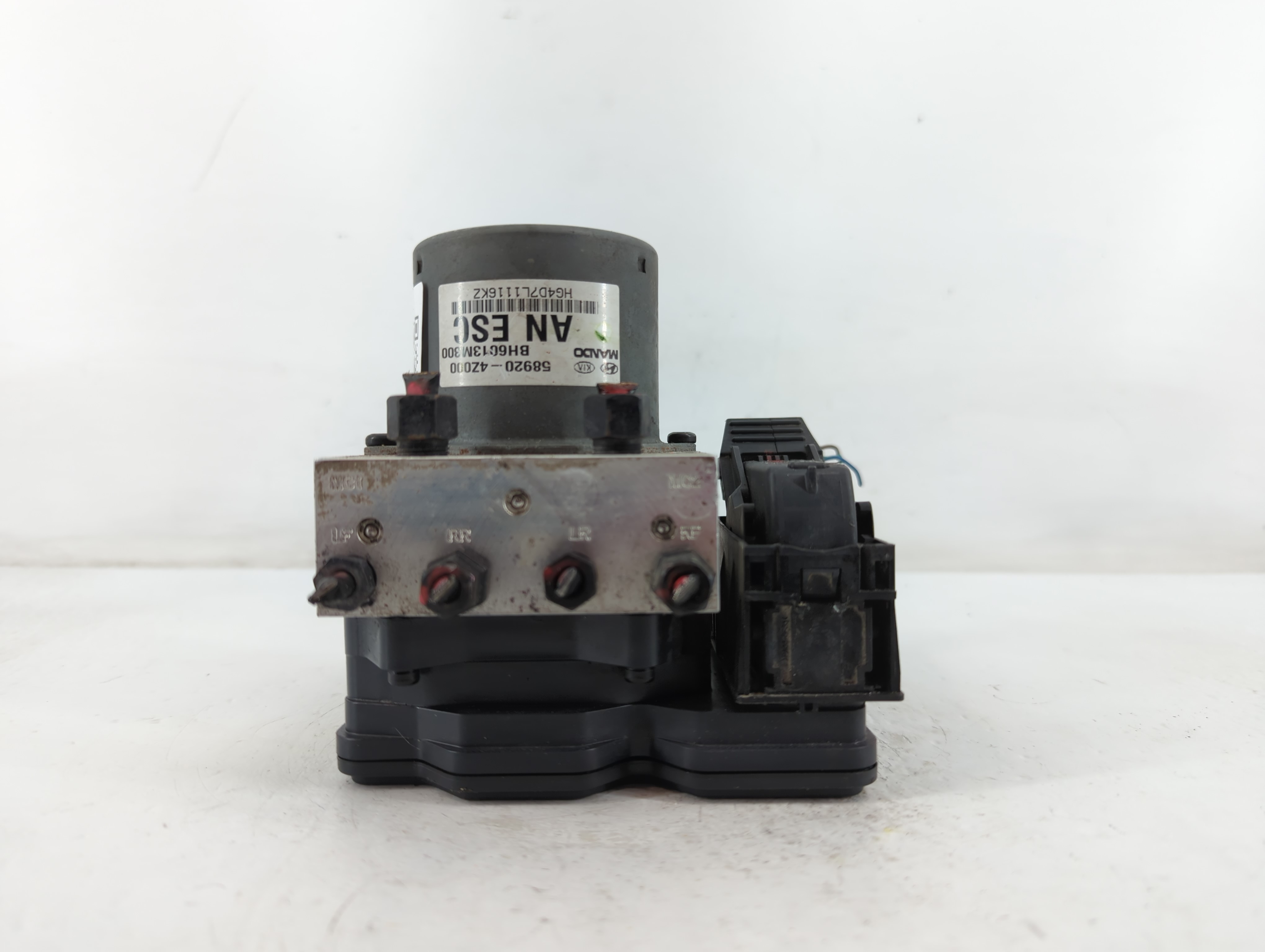 2013-2013 Hyundai Santa Fe Abs Pump Control Module 697113 - Oemusedautoparts1.com