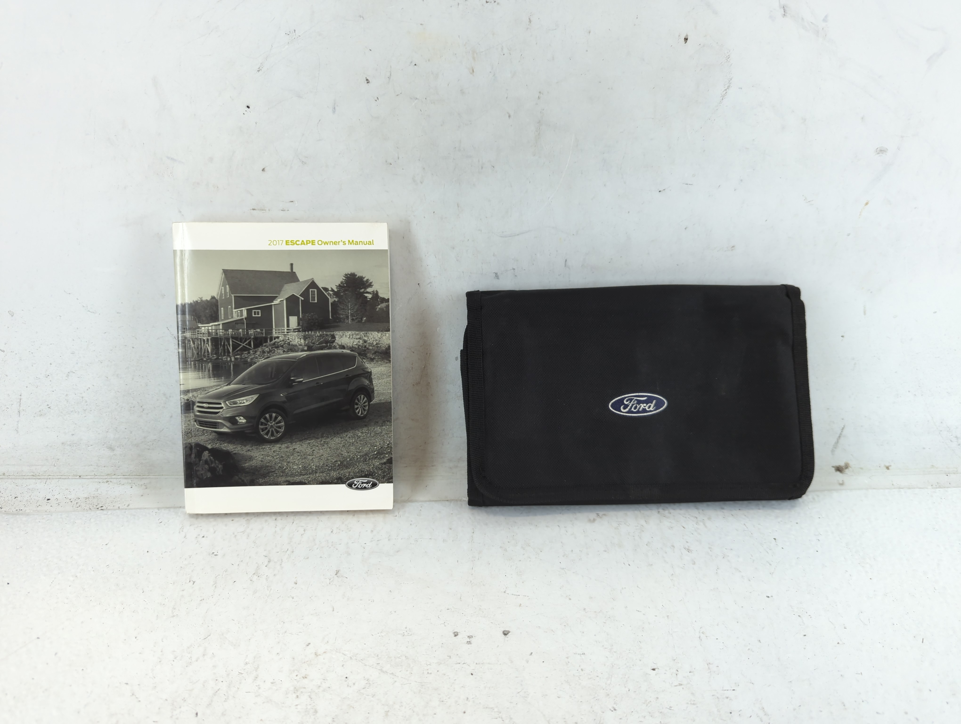 2017 Ford Escape Owners Manual Book Guide 698501 - Oemusedautoparts1.com