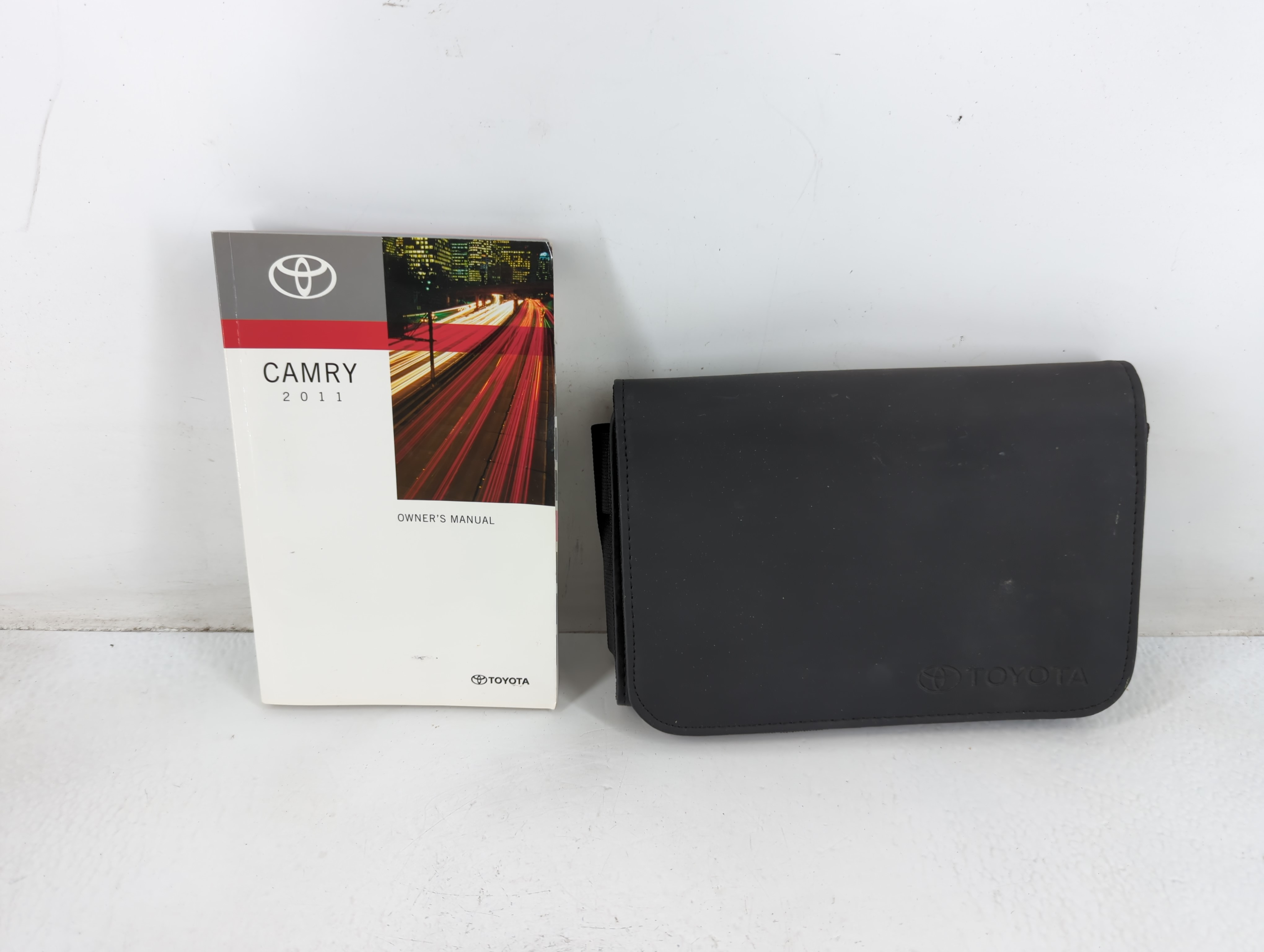 Picture of 2011 Toyota Camry Owners Manual Book Guide 698894
