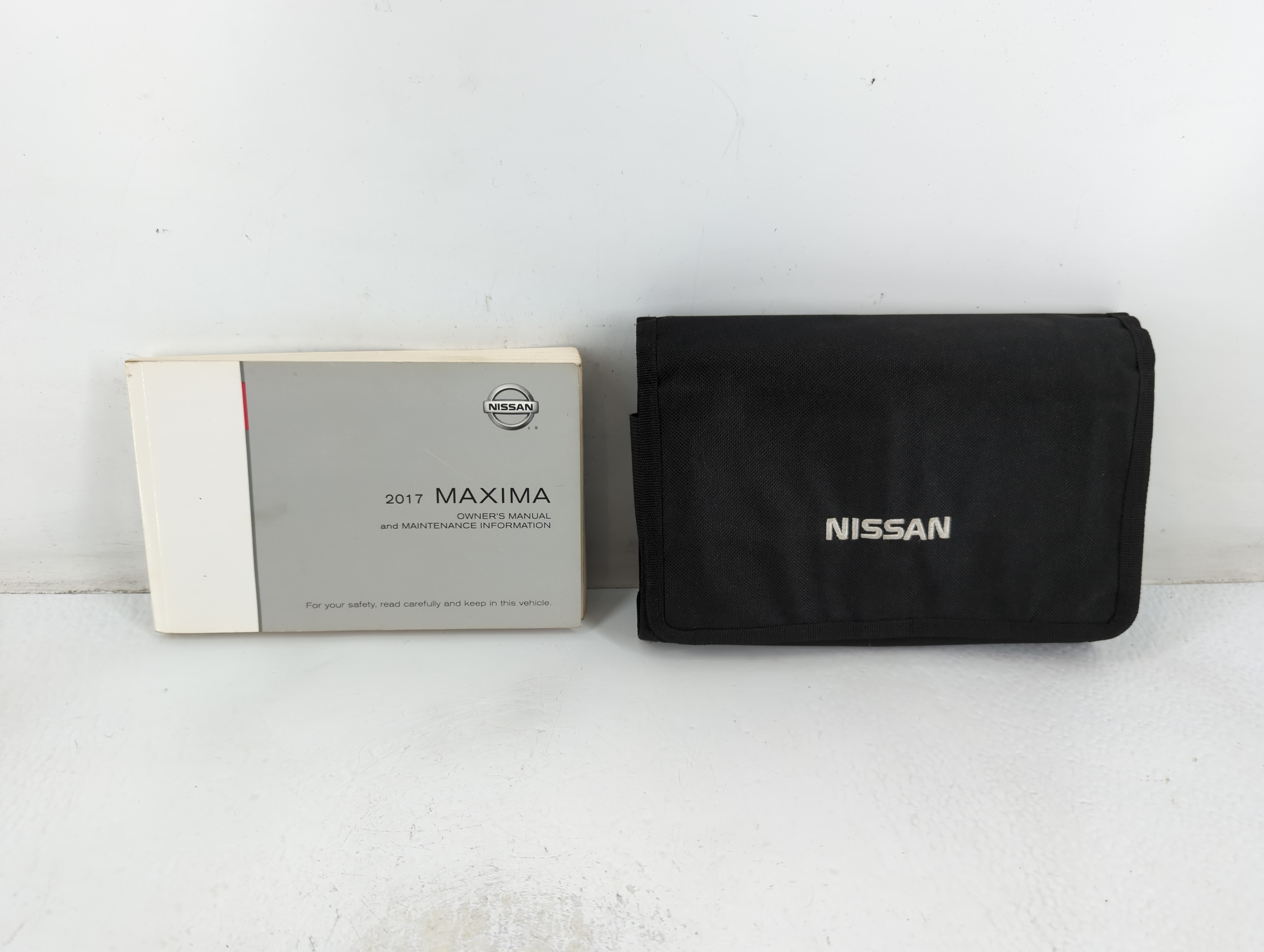 2017 Nissan Maxima Owners Manual Book Guide 699399 - Oemusedautoparts1.com