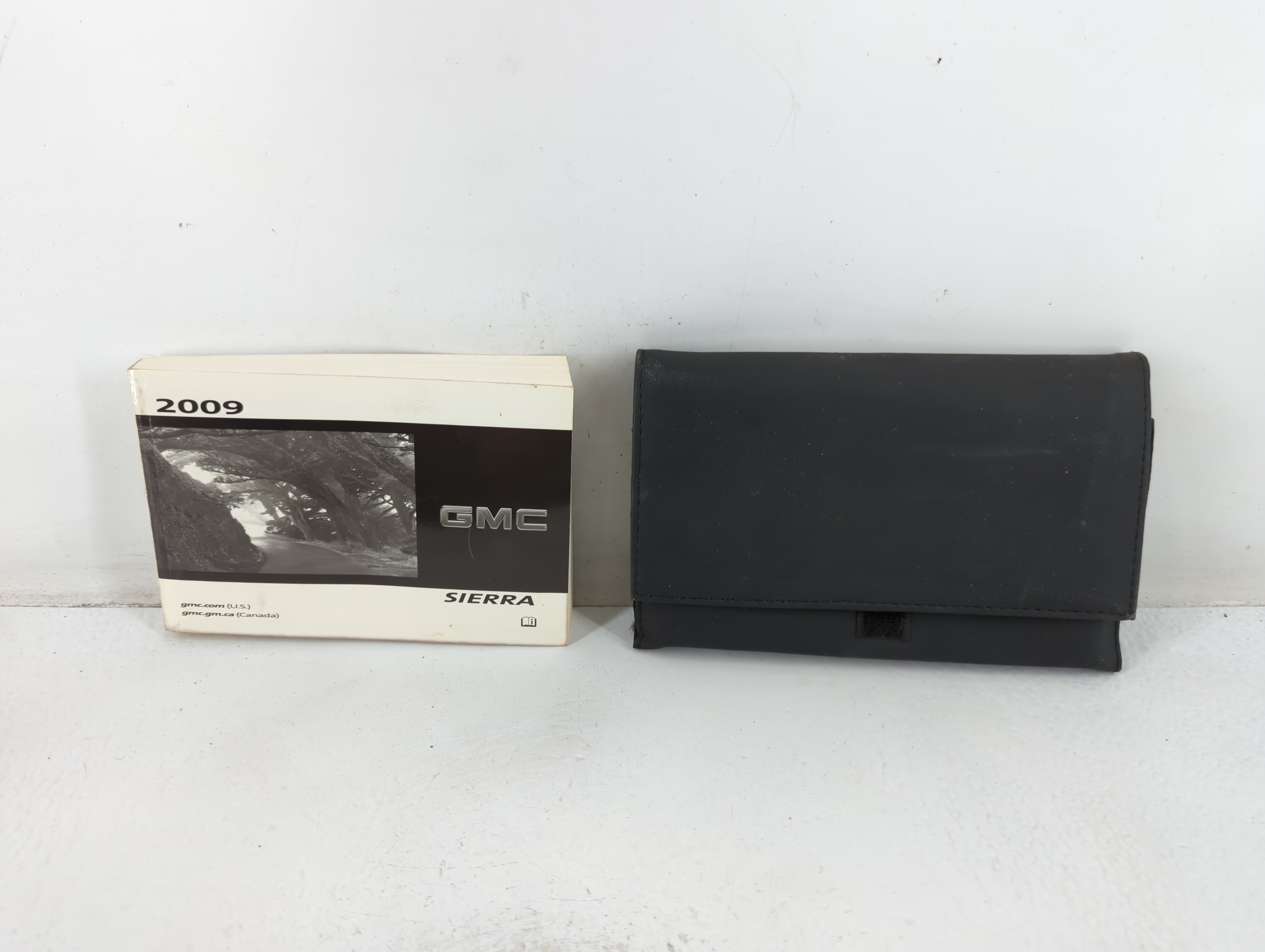 Picture of 2009 Gmc Sierra Owners Manual Book Guide 699429