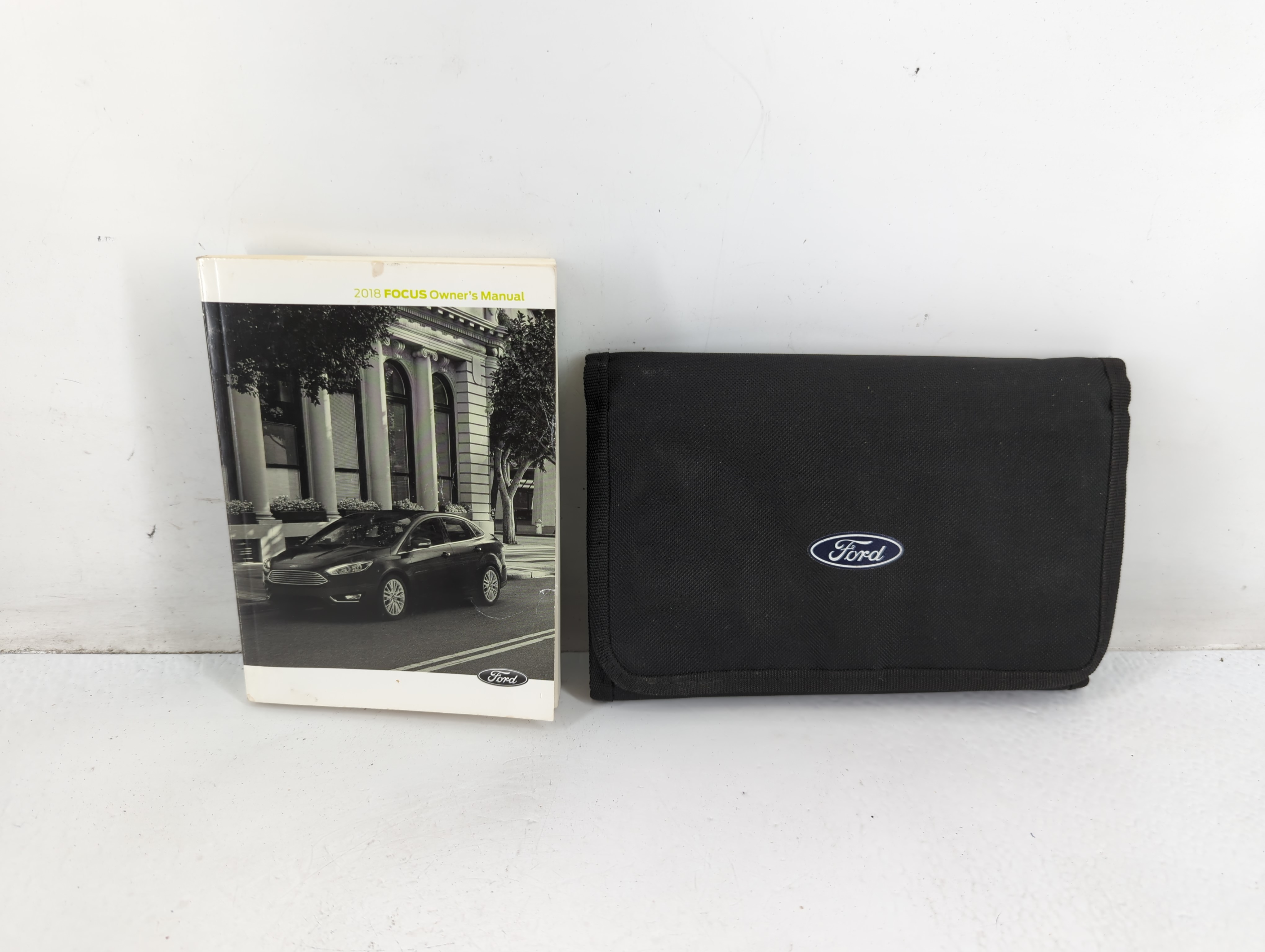 Picture of 2018 Ford Focus Owners Manual Book Guide 699431