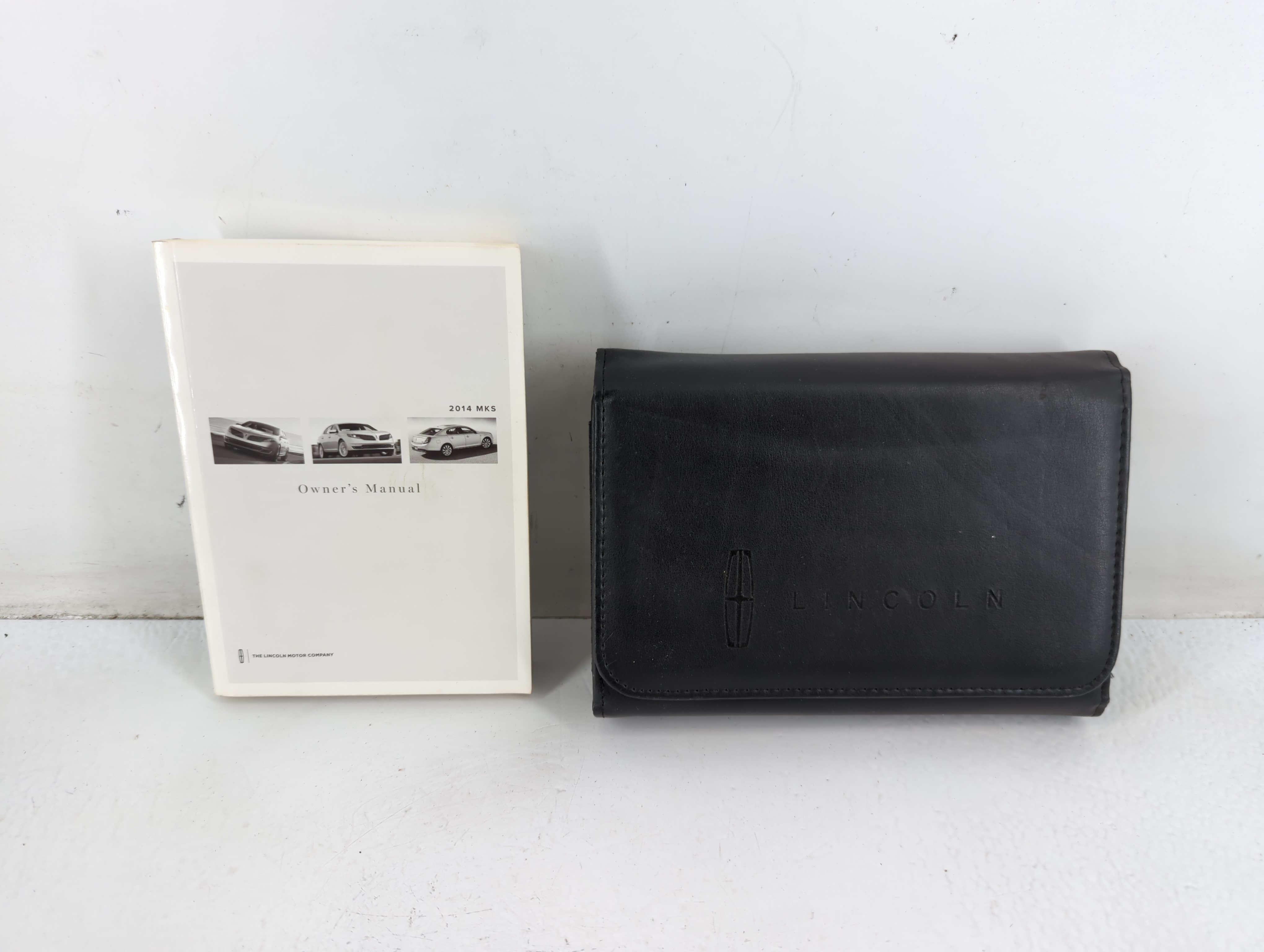 Picture of 2014 Lincoln Mks Owners Manual Book Guide 699440