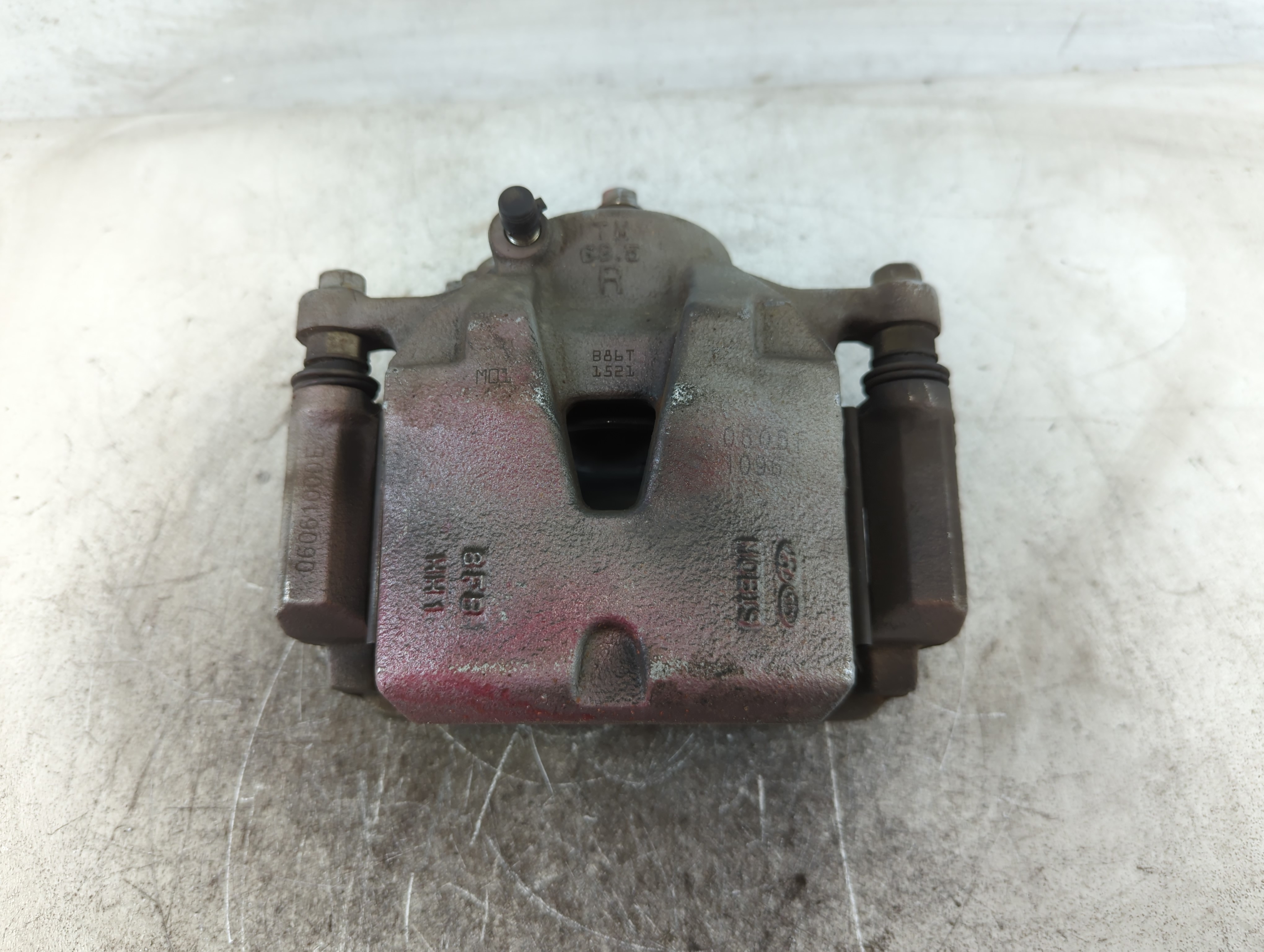 Picture of 2019-2020 Hyundai Santa Fe Front Passenger Right Brake Caliper 699678