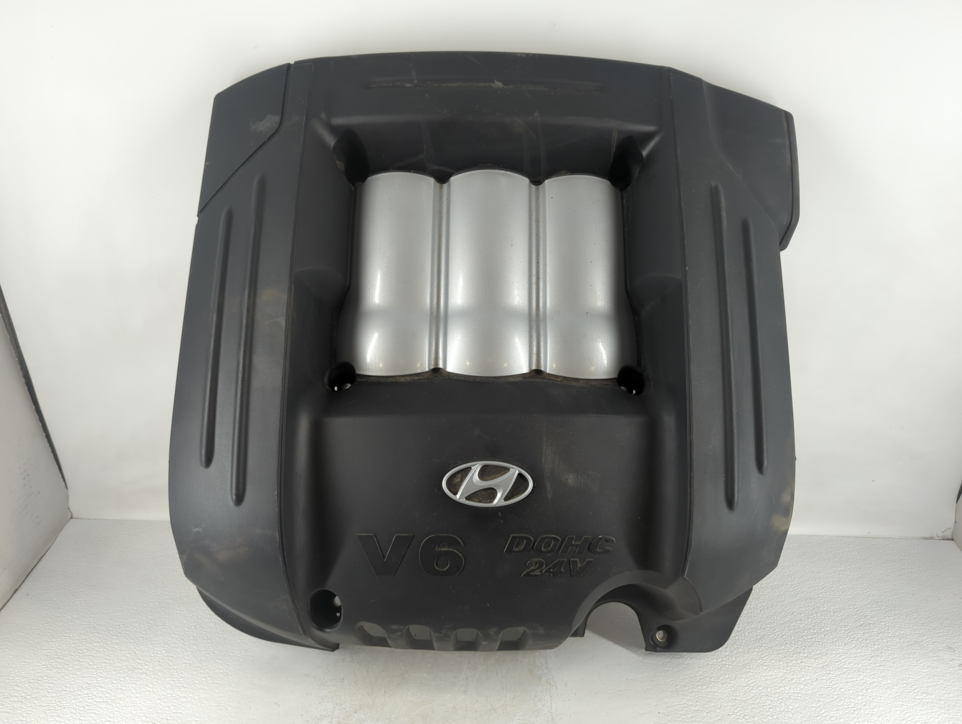 Picture of 2002 Hyundai Santa Fe Engine Cover 700112