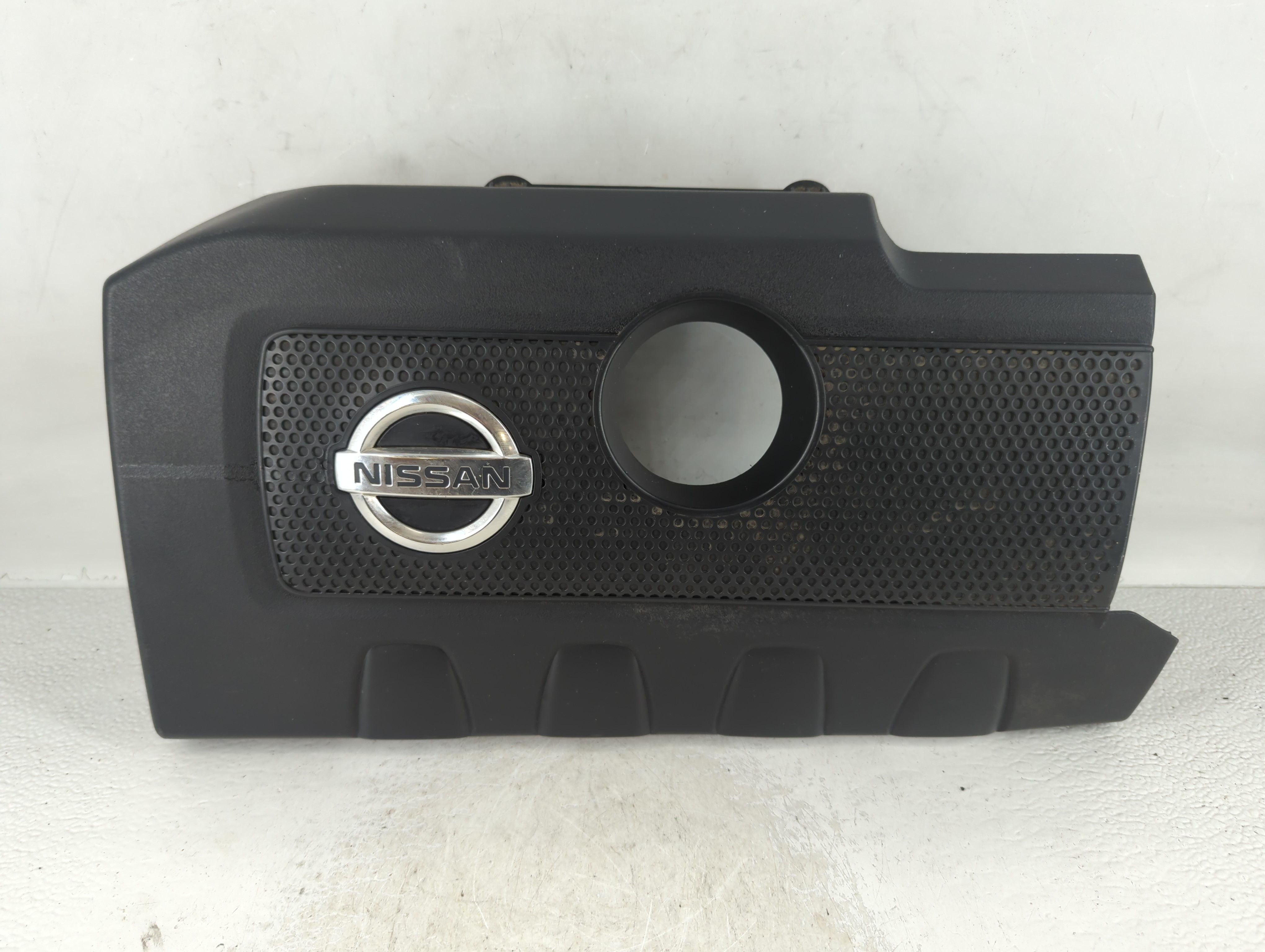 Picture of 2014 Nissan Sentra Engine Cover 700135