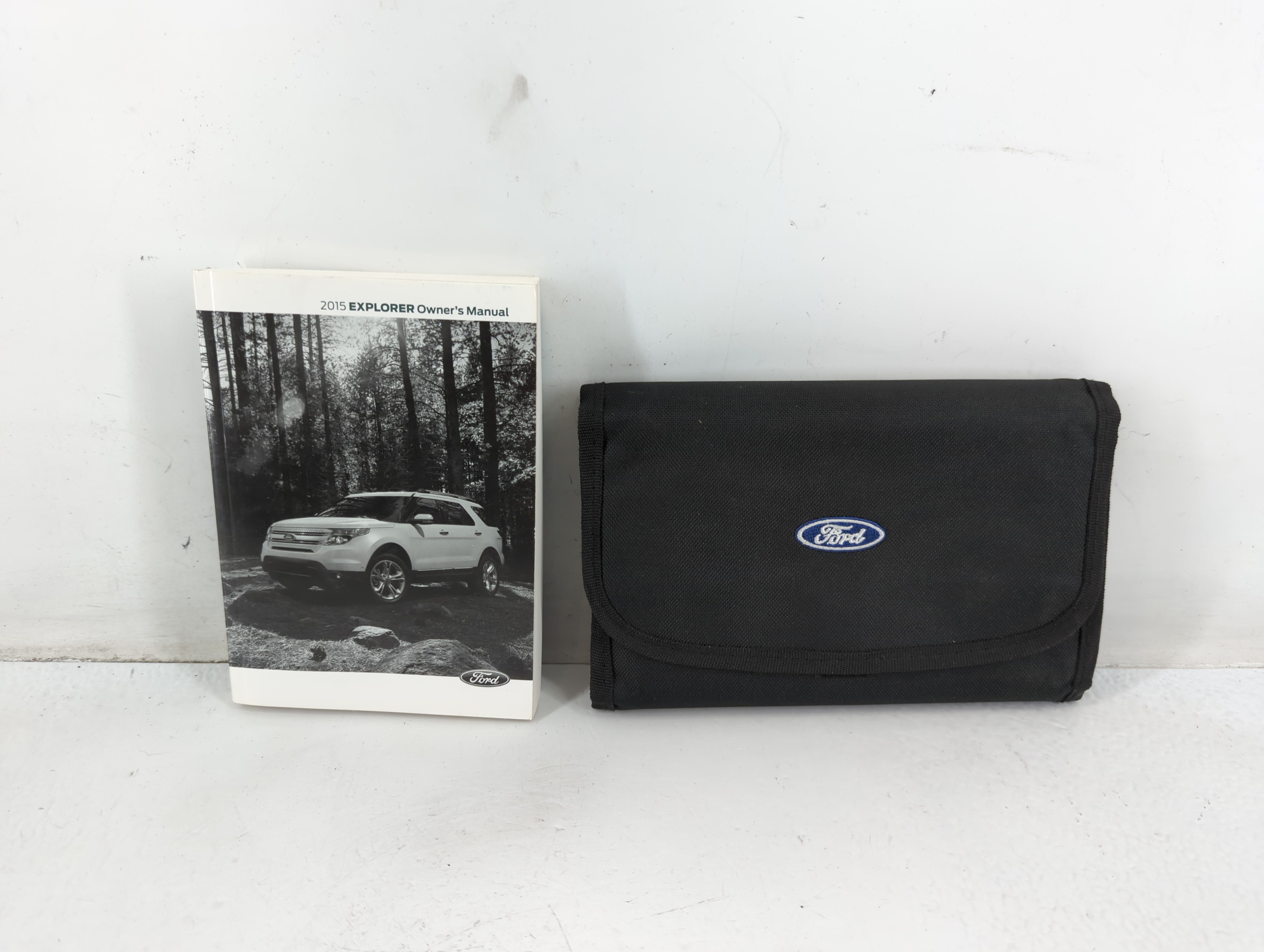 Picture of 2015 Ford Explorer Owners Manual Book Guide 700307