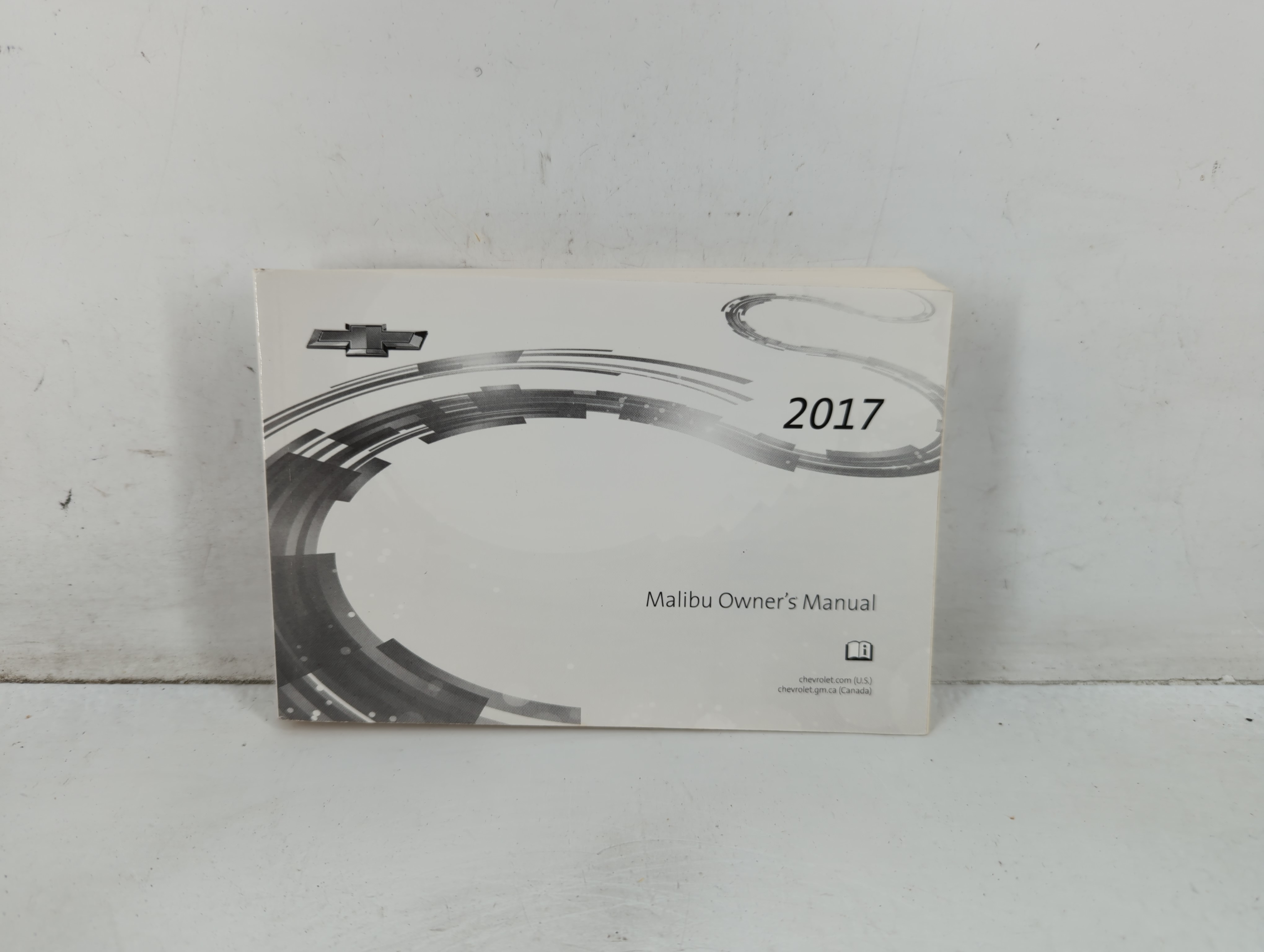2017 Chevrolet Malibu Owners Manual Book Guide 700332 - Oemusedautoparts1.com