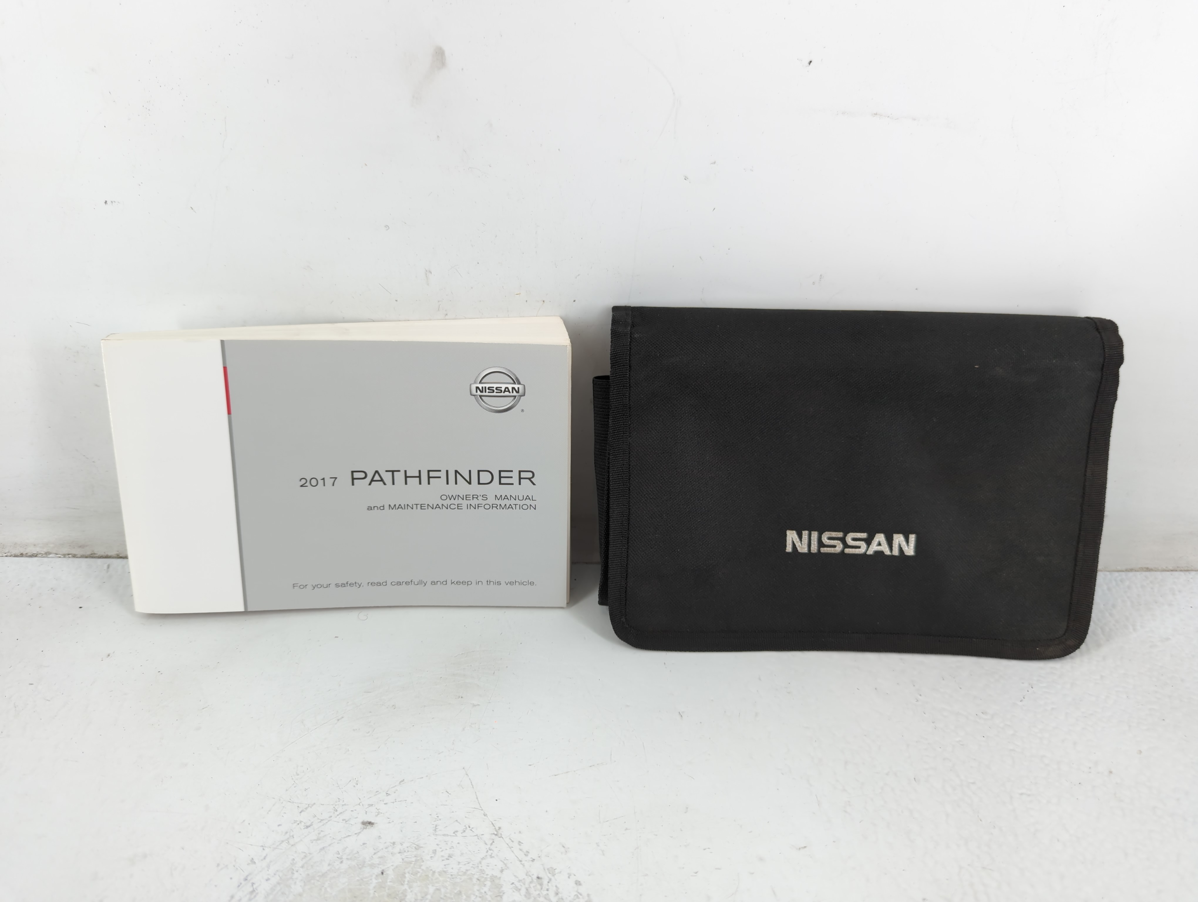 2017 Nissan Pathfinder Owners Manual Book Guide 700344 - Oemusedautoparts1.com