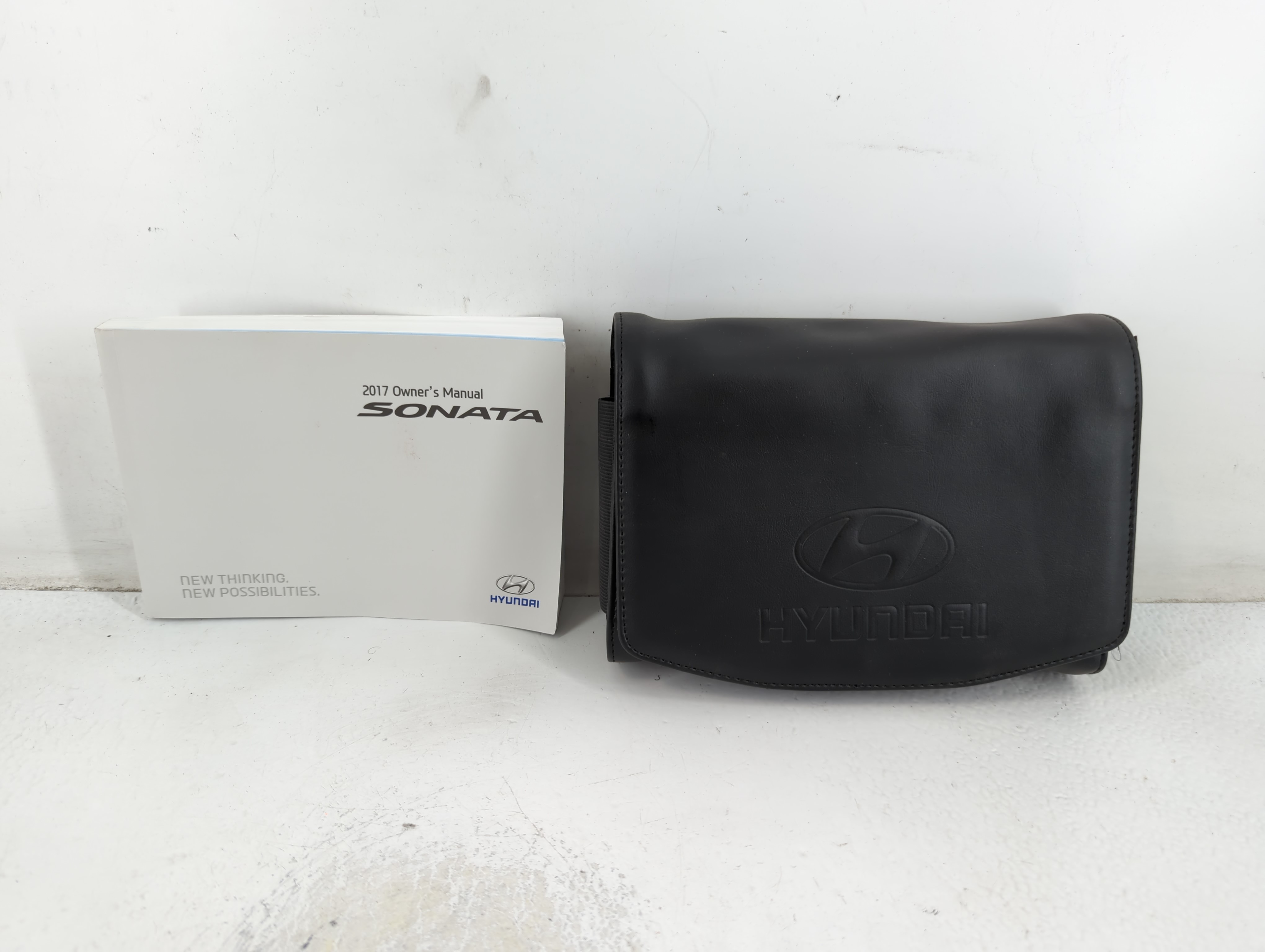 Picture of 2017 Hyundai Sonata Owners Manual Book Guide 700347